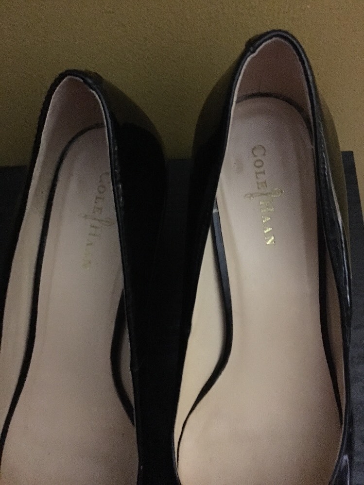 COLE HAAN Black Patent Leather Semi- Round Toe Platform Pumps Sz 7.5B