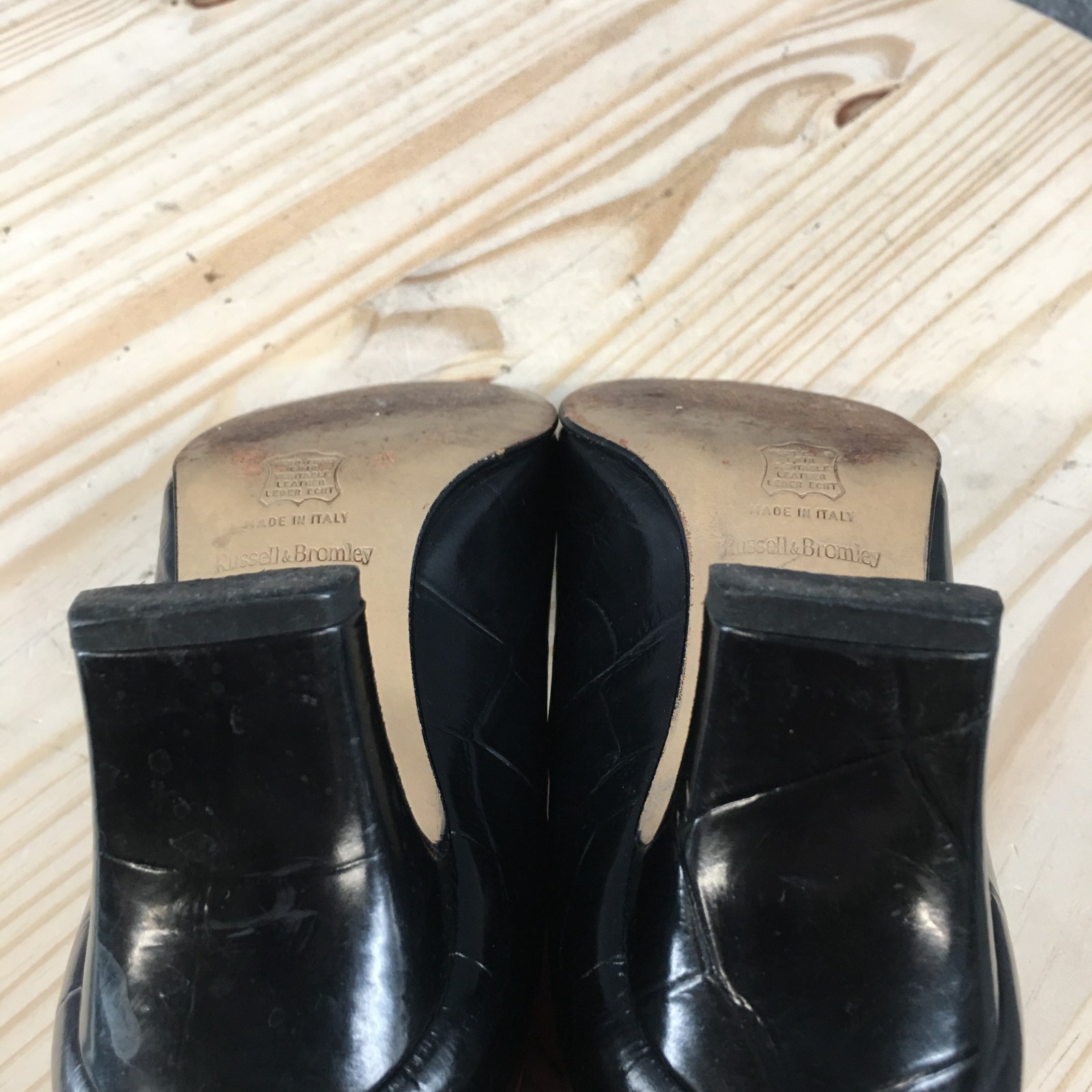 Russell & Bromley Heels Womens 38 Croc Print Slip On Heeled Pumps Black Leather