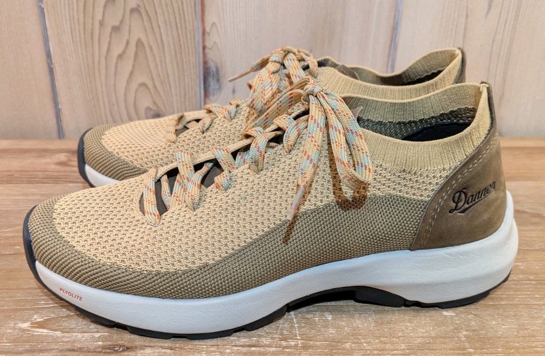 Danner Women’s Caprine Low Summer Wheat Size 10 Hiking Trail Shoes