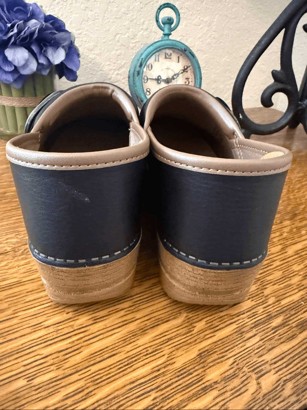NEW Dansko Pearson Clog in Tumbled Black Leather NIB Chic, Modern Heritage
