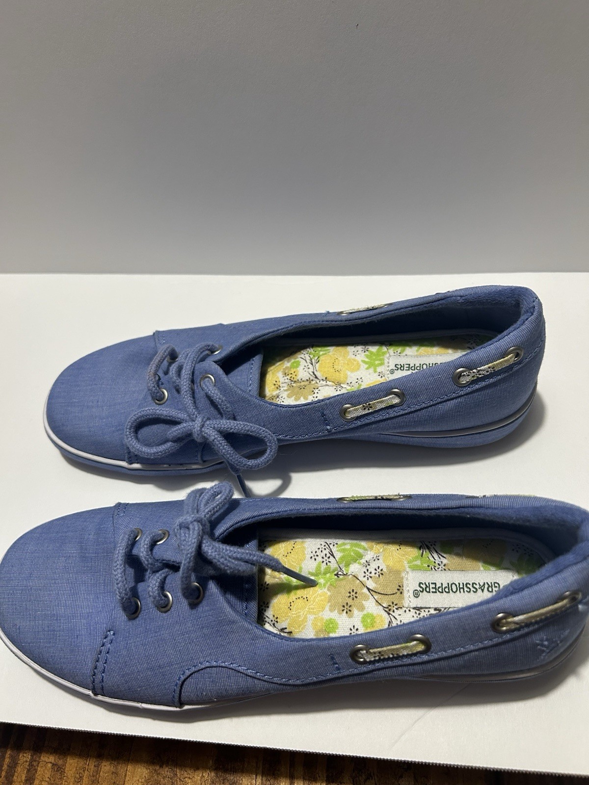 Women’s Grasshoppers Slip On Loafer Light Blue Size 5 M EUC Vintage casual