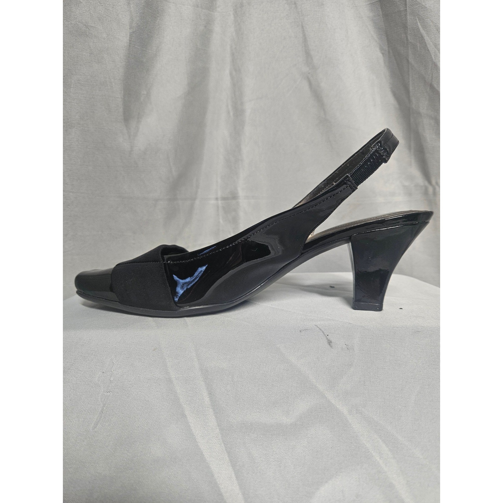 Naturalizer Question Black Patent Slingback Heels Womens 8.5 M Pointed Toe Pump