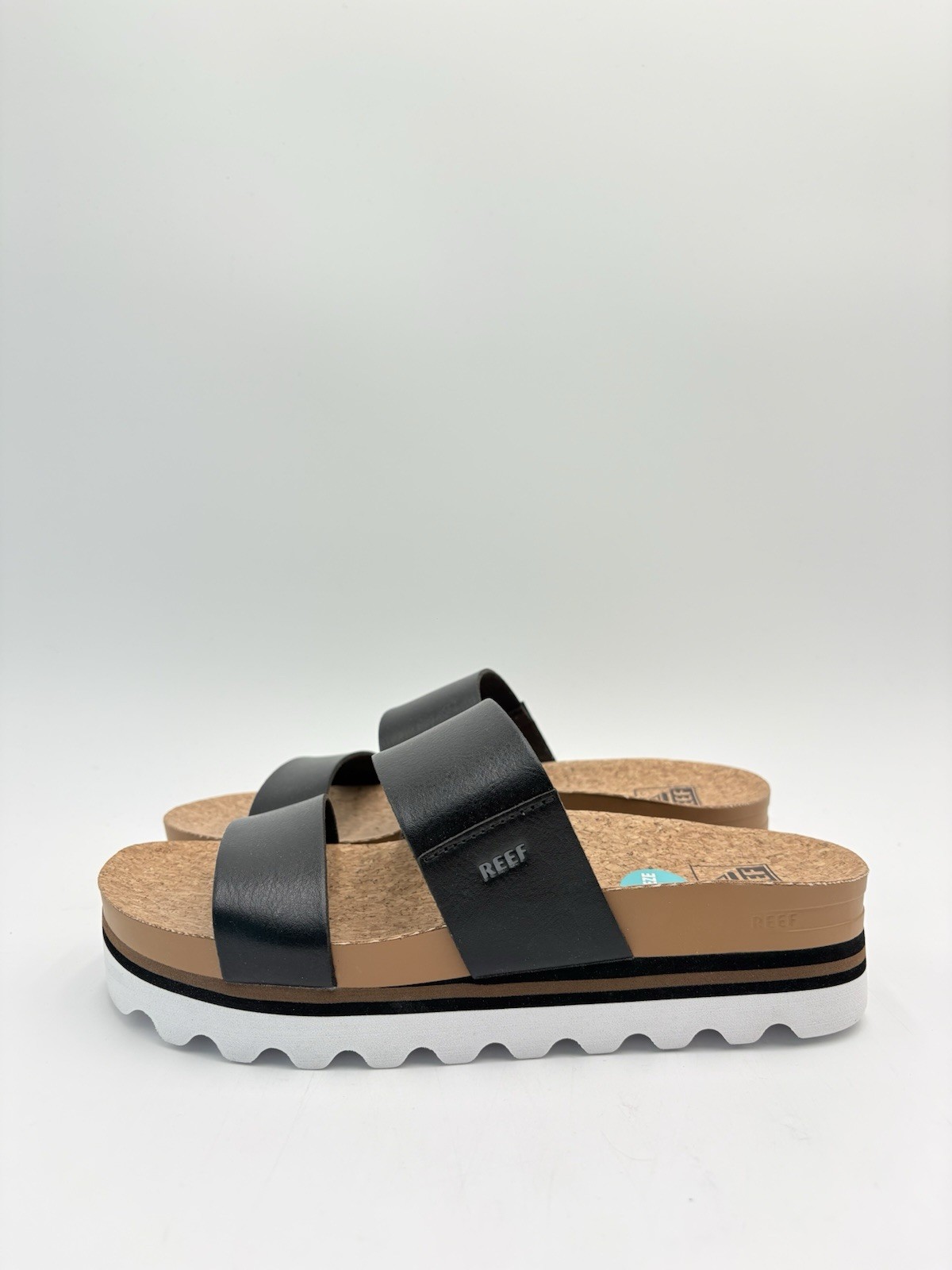 REEF Women’s Cushion Vista Hi Size 6 Brown/Black |RFOA3YP5BLA|