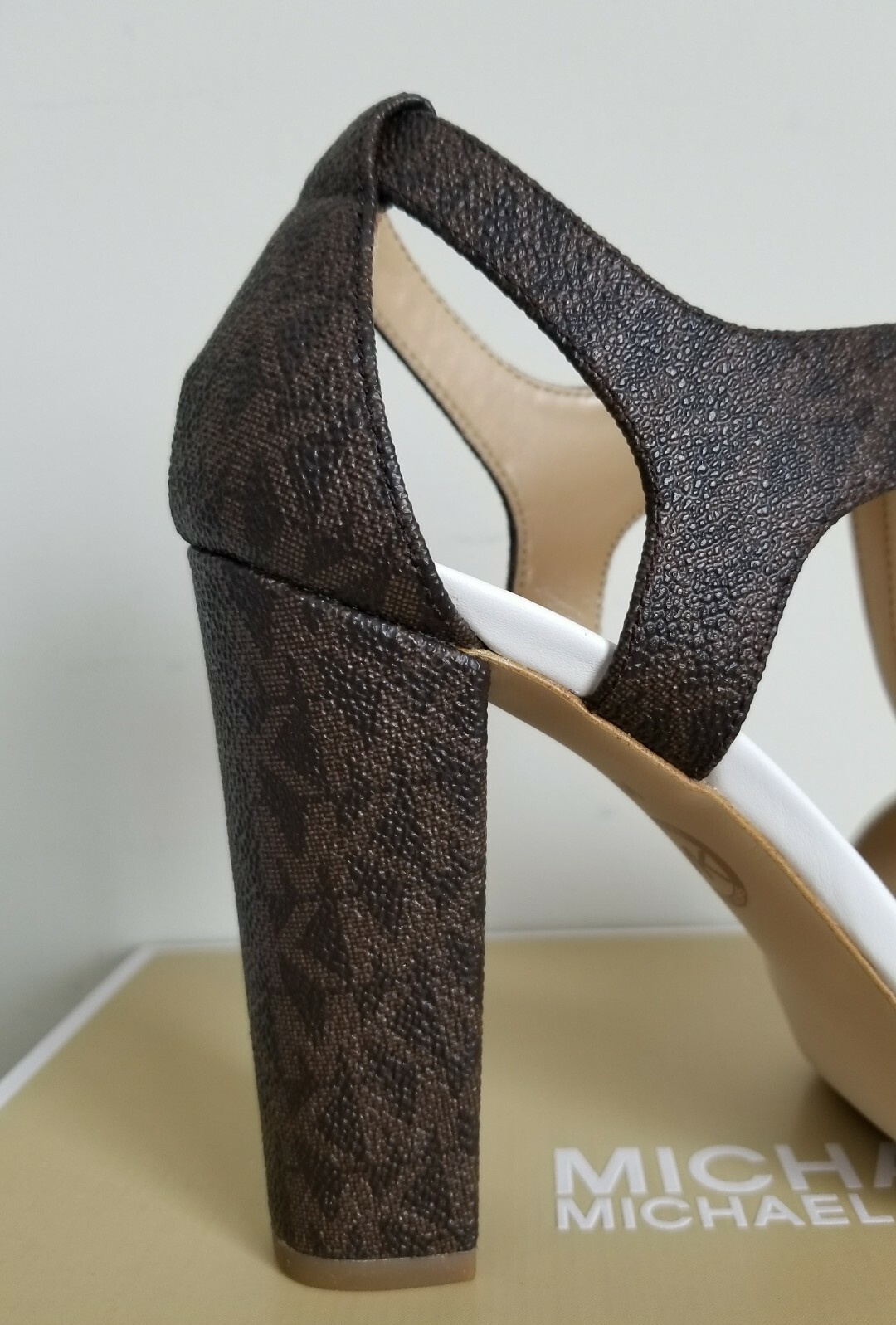 Michael KORS BERKLEY WHITE BROWN T STRAP MK PRINT GOLD LOGO ZIPPER I LOVE SHOES