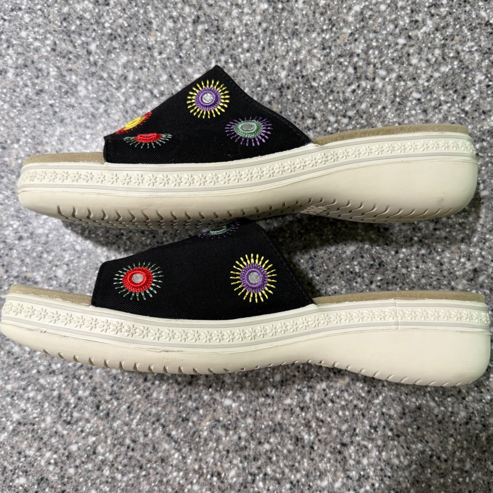 Bass Janda Womens 10M Black Embroidered Sunburst Platform Slide Sandals 90s Y2K
