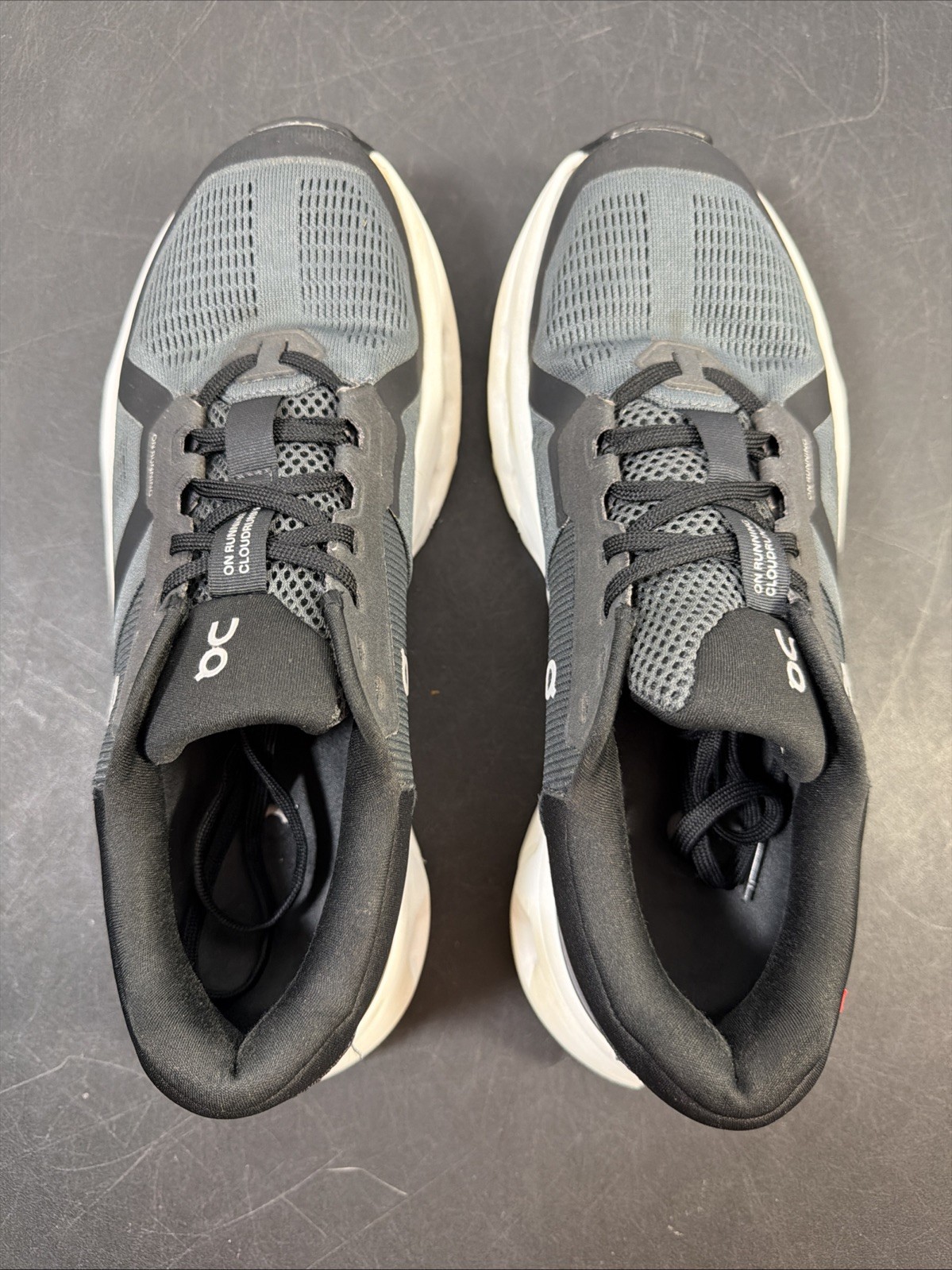 ON Cloudrunner 2 Eclipse Black Grey White Women’s Size 9 Running 3WE10340264