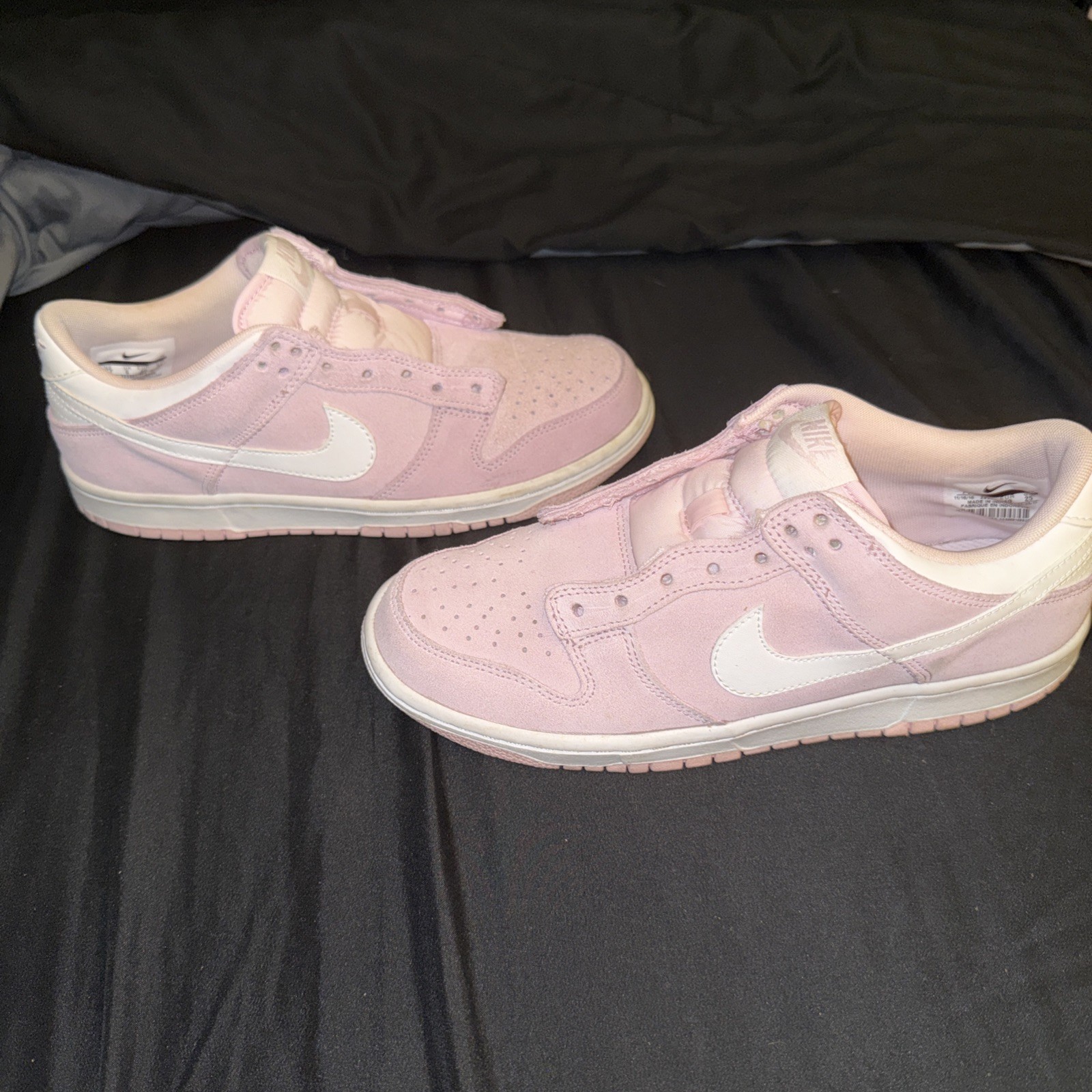 Nike Women’s Pink Sneakers Size 7