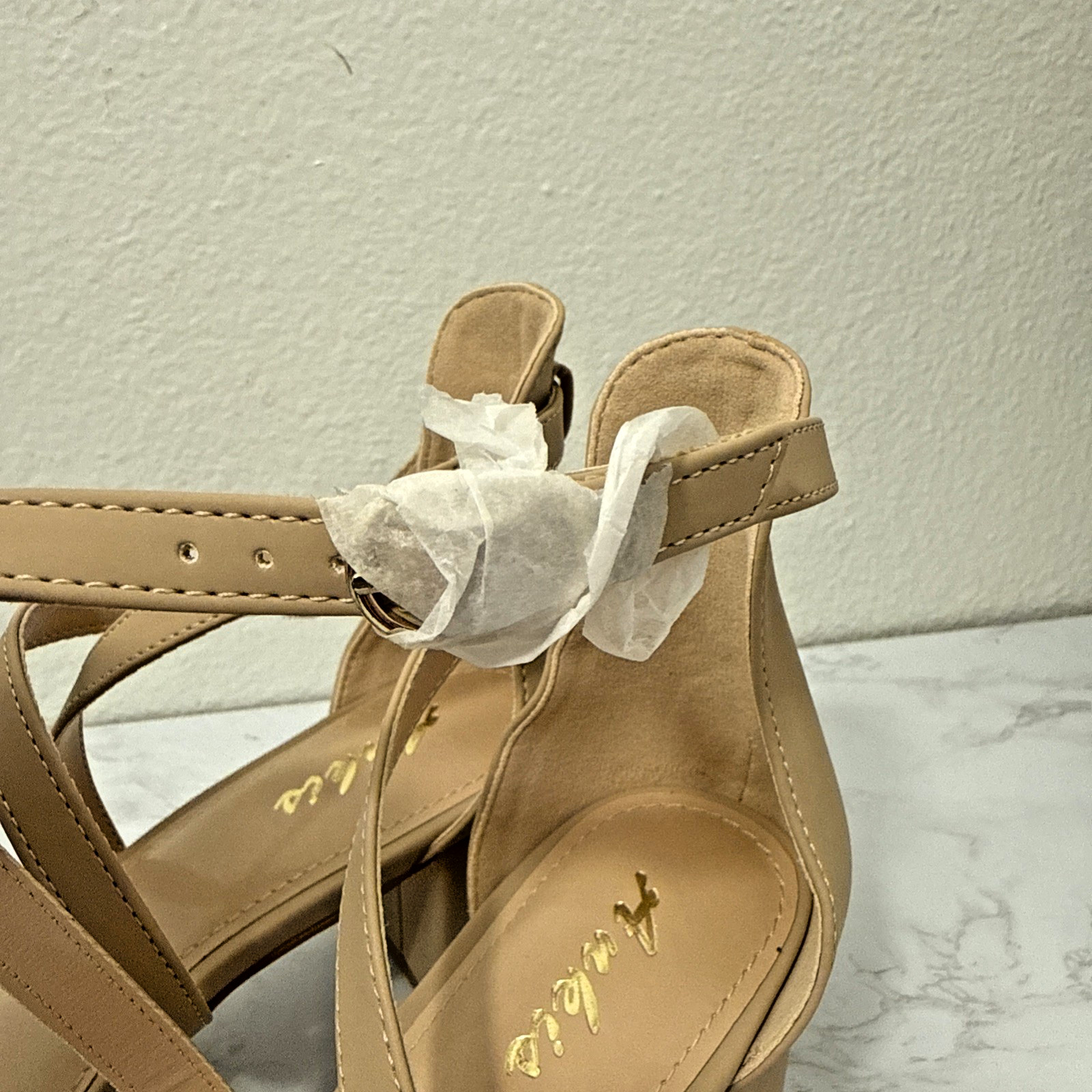 Ankis Size 11 Nude Nubuck Strappy Block Heel Sandals 2.25in Open Toe Buckle