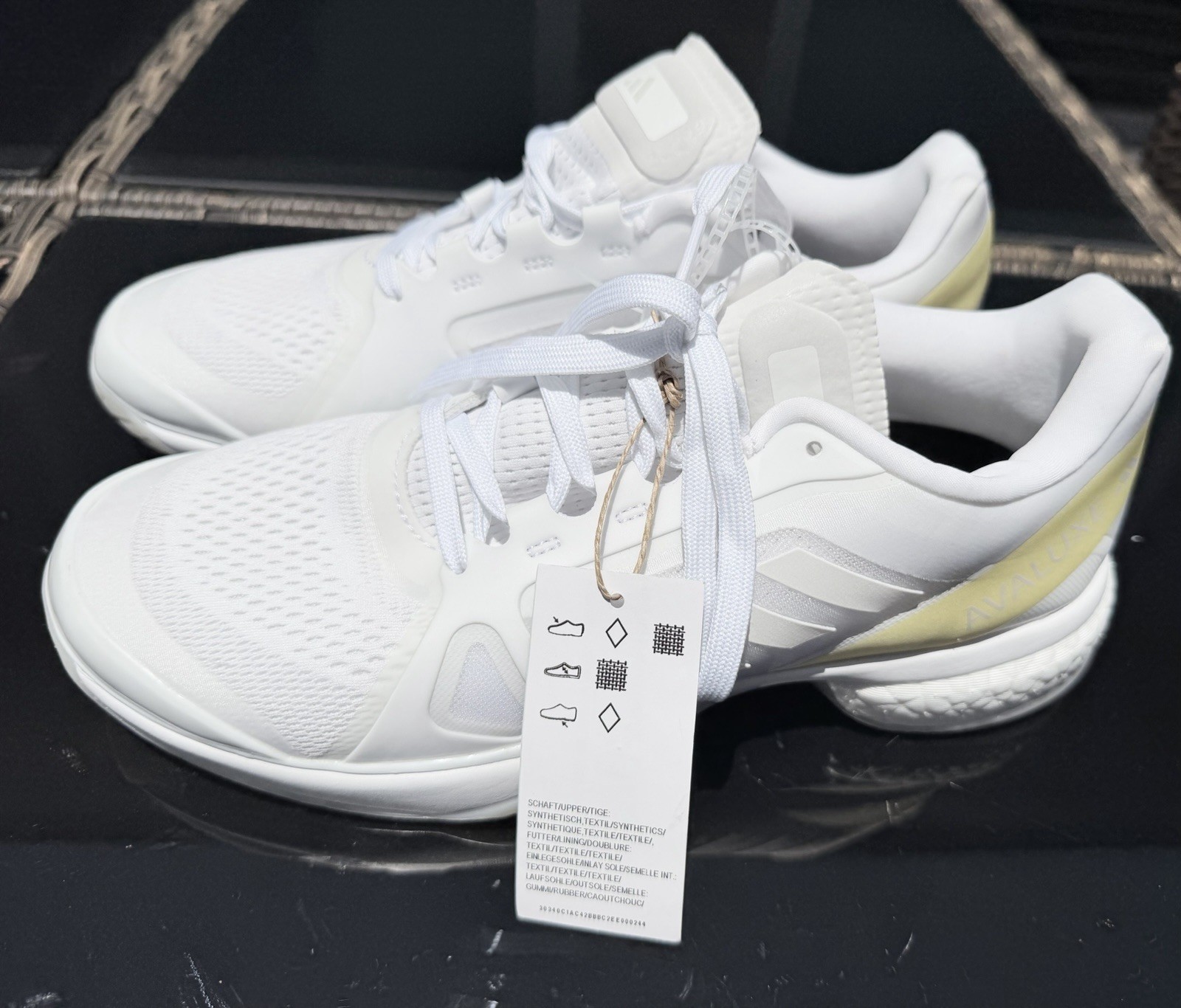 Adidas Avaluxe Tennis Shoes Women’s US 8.5 White Yellow Boost JQ7080 NWT