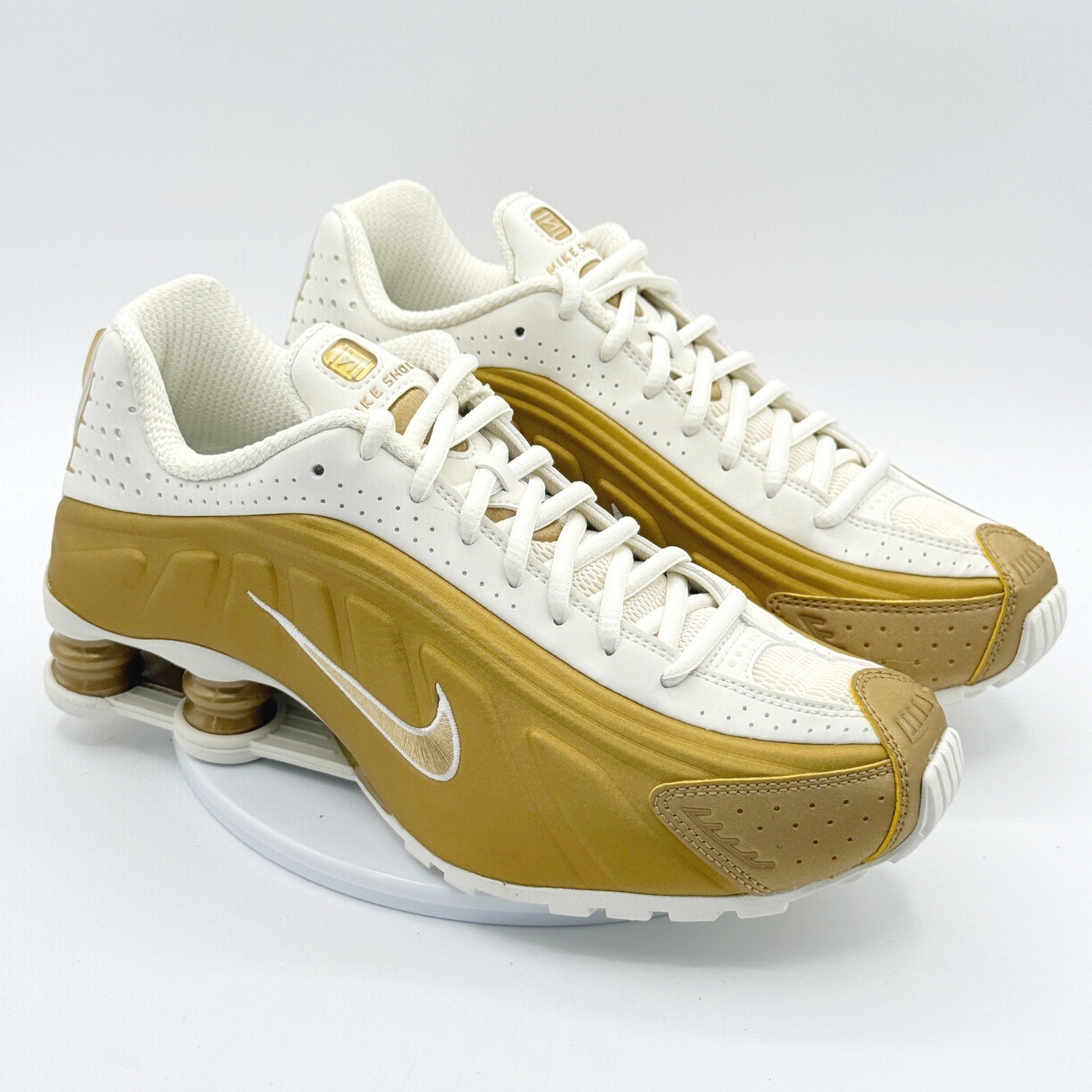 Nike Shox R4 Size 10 Womens Pearl/Metallic Gold AR3565-010, NEW