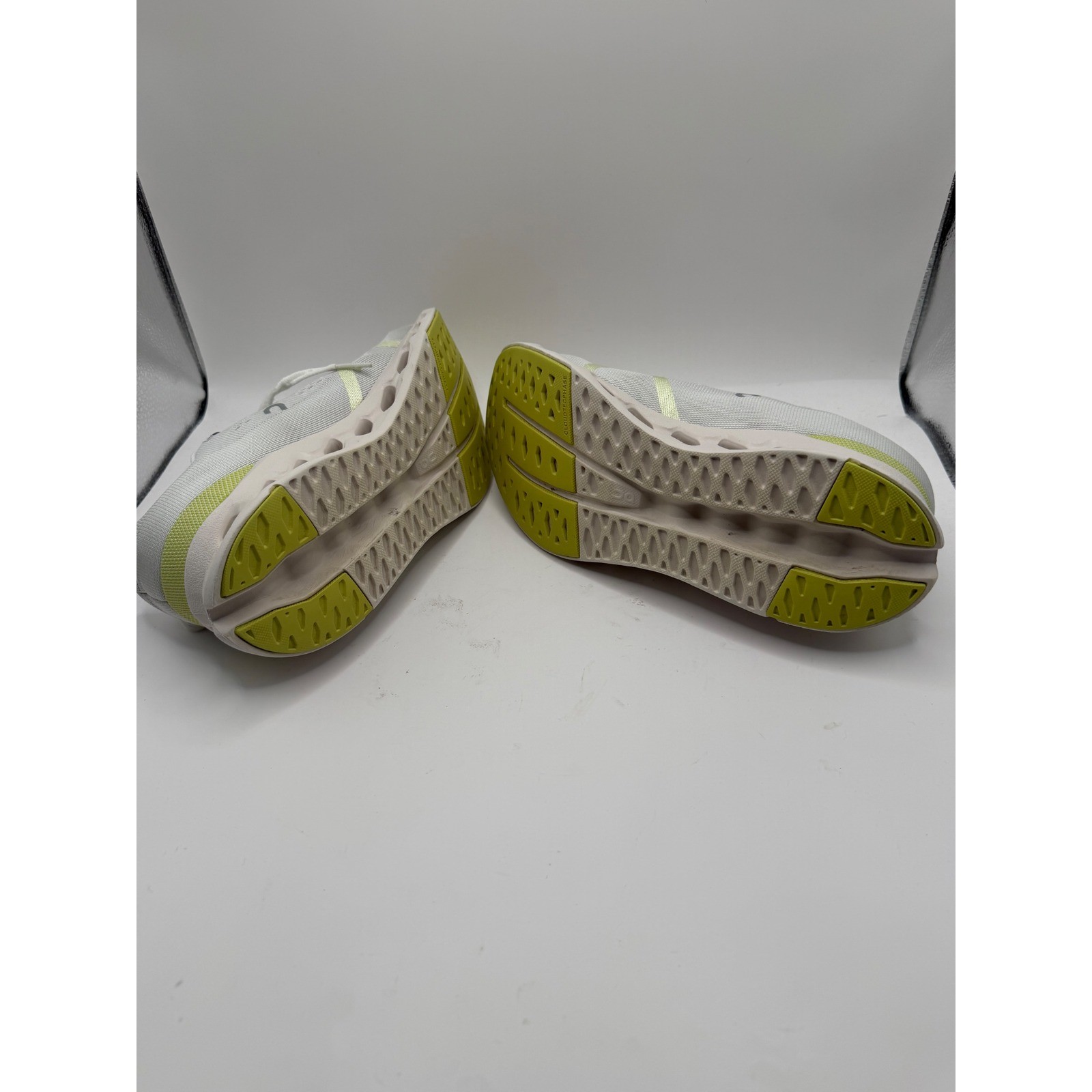On Cloudsurfer Running Shoes Womens 7.5 Grey Lime Excellent 3WD10440248