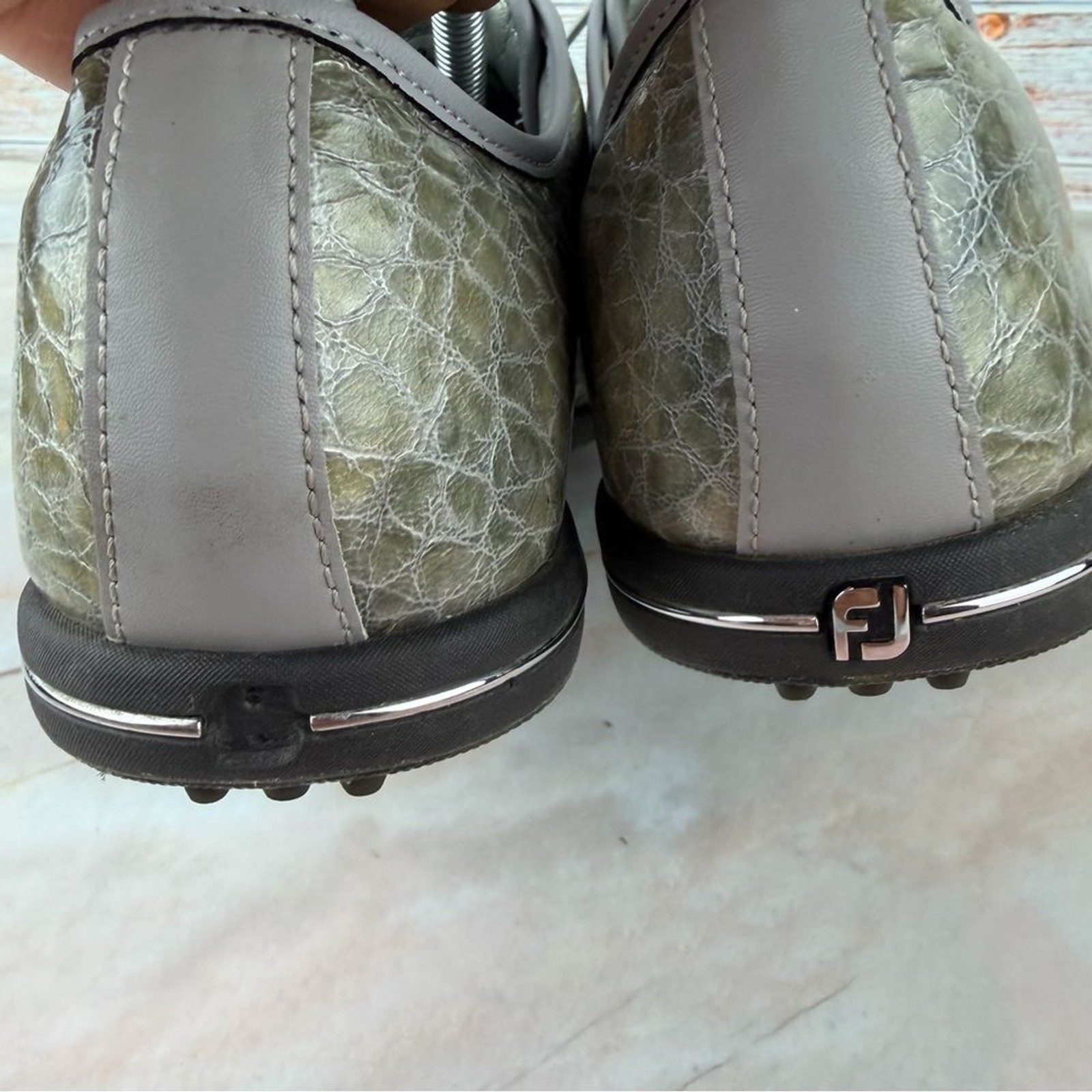 FootJoy Women’s Tailored Collection Golf Shoes Size 8 Spikeless Metallic Lizard