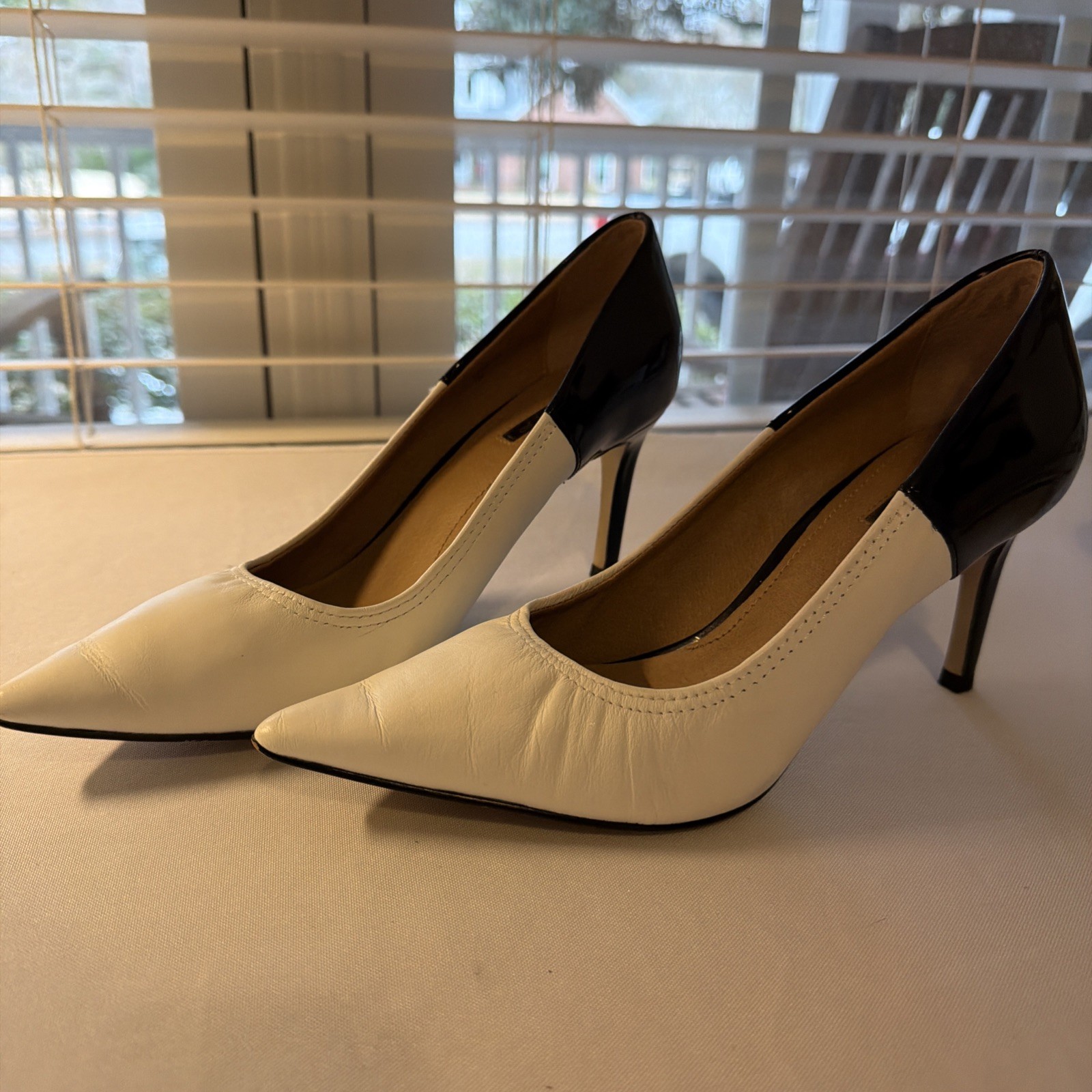 Tahari “Peyton” two-tone pumps Size 7M