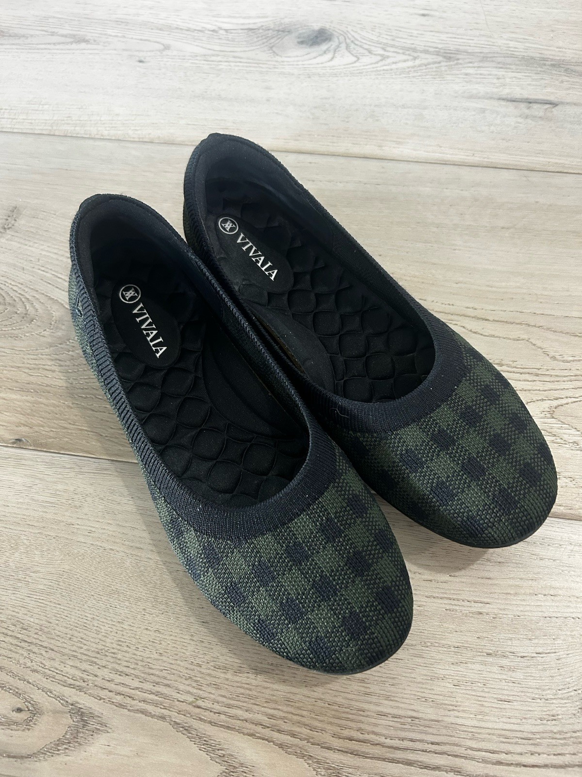 VIVAIA Claire Round Toe Ballet Flats Olive Plaid Winter Green Sz 37.5/7