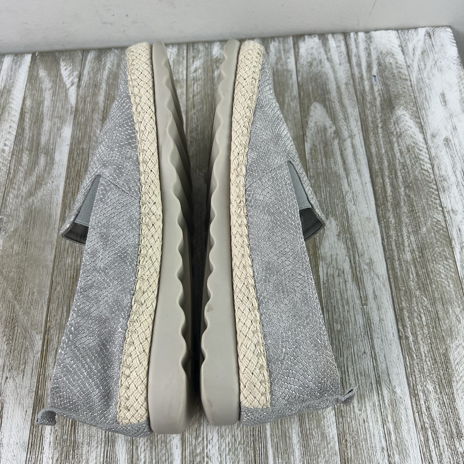 The FLEXX Shoes CHAPPIE Silver Milos Loafers Snakeskin Embossed Espadrille 9.5