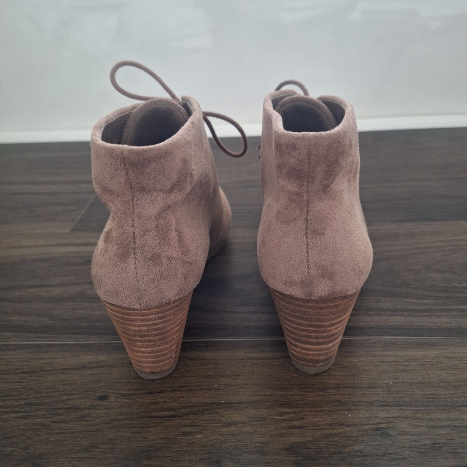 💙 Dr. Scholl’s Dakota Suede Taupe Memory Foam Cool Fit Size 6.5 Bootie Comfy Wa