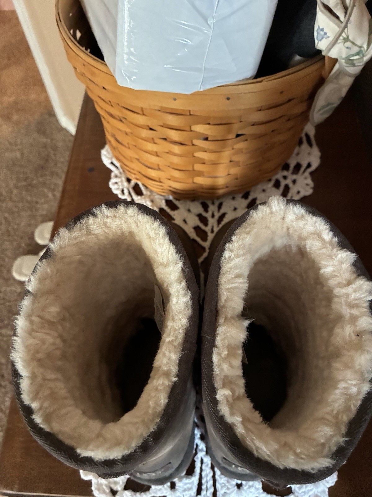 UGG Women’s Gray Suede Sheepskin Lined Pull-On Mid-Calf Bootie US 9