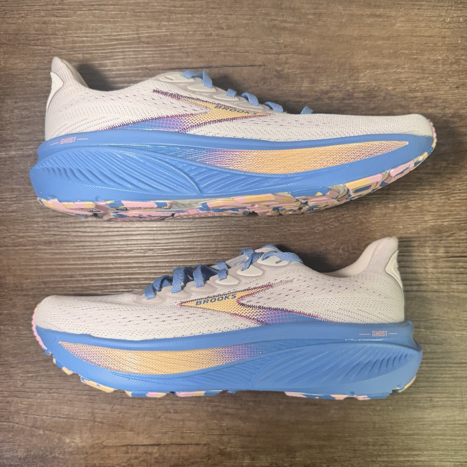 Brooks Ghost 17 ‘Mauve/Orchid/Bonnie’ Women’s Size 7 Running Shoes 120431 1B 247