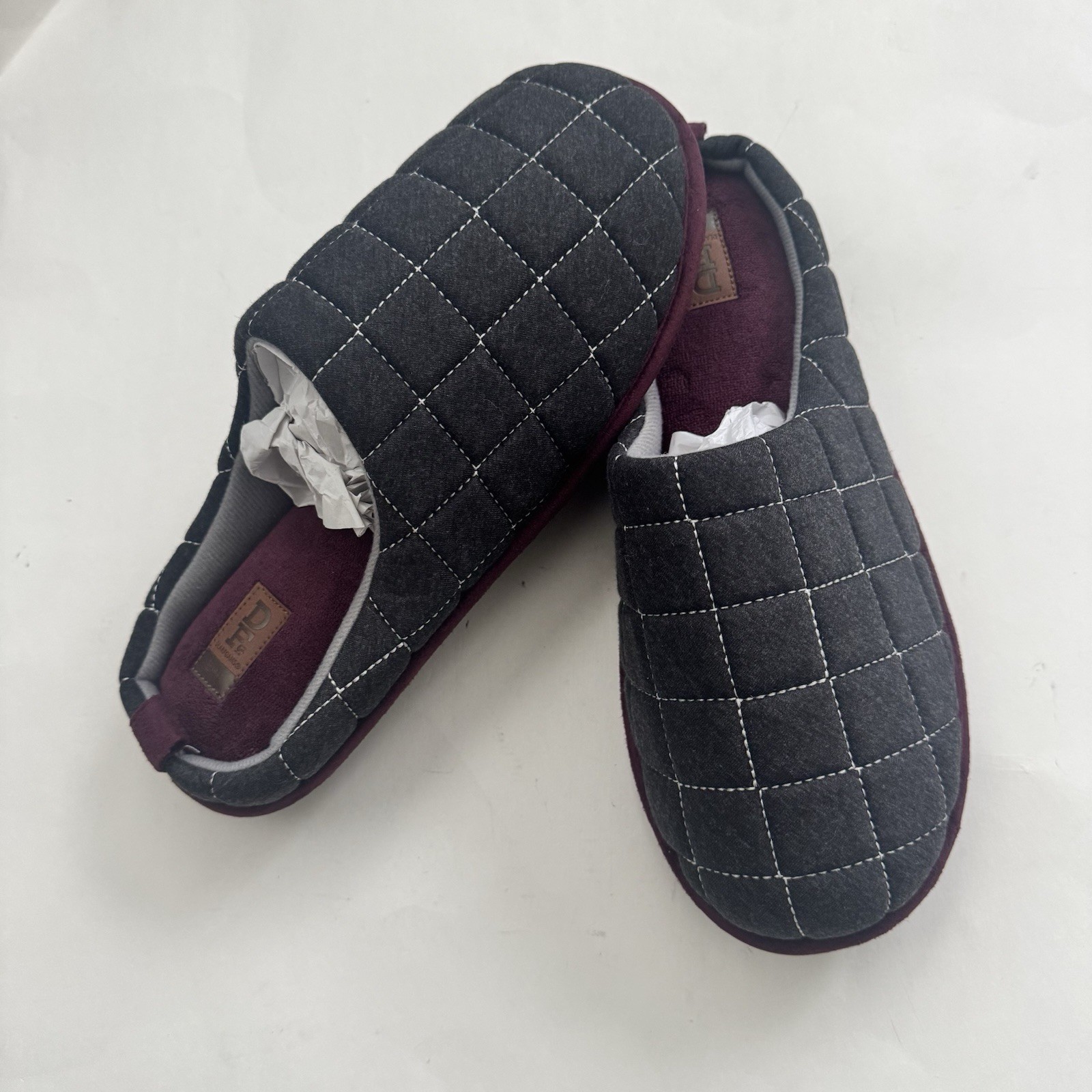 Dearfoams Quilted Clog Slippers Men M 9-10 Charcoal Grey Maroon House Shoes