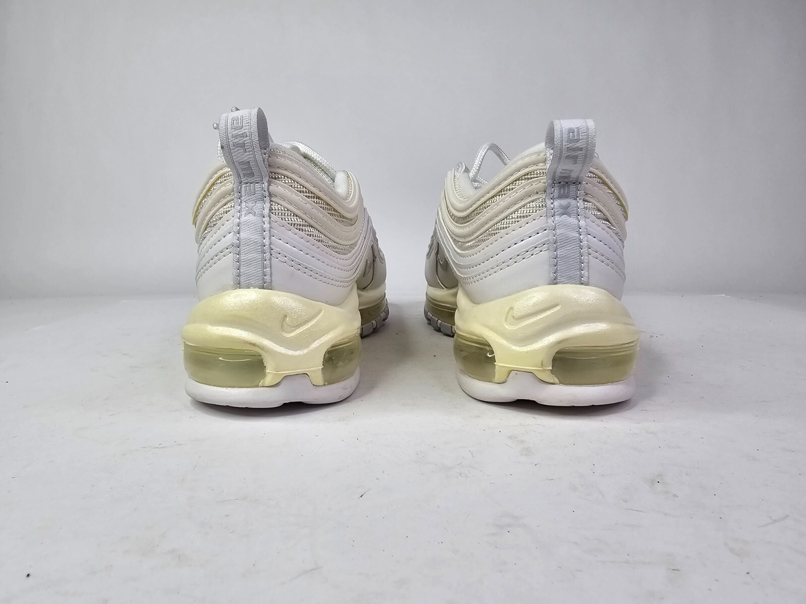 EUC! WMNS NIKE AIR MAX 97 WHITE-WHITE-PURE PLATINUM SZ 6.5 [921733-100]