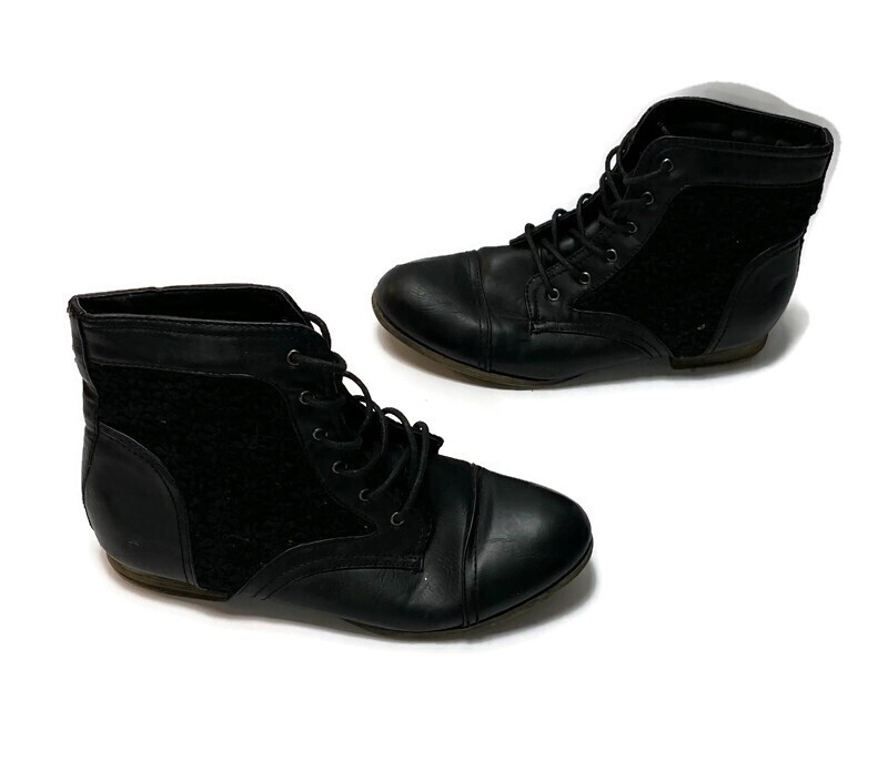 Wild Diva Lounge Black Faux Leather Fabric Lace Up Boots SizE 9 A10