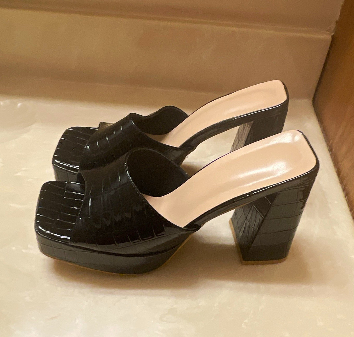 Women’s Black Croc-Embossed Faux Leather Platform Mule Block Heel 8.5