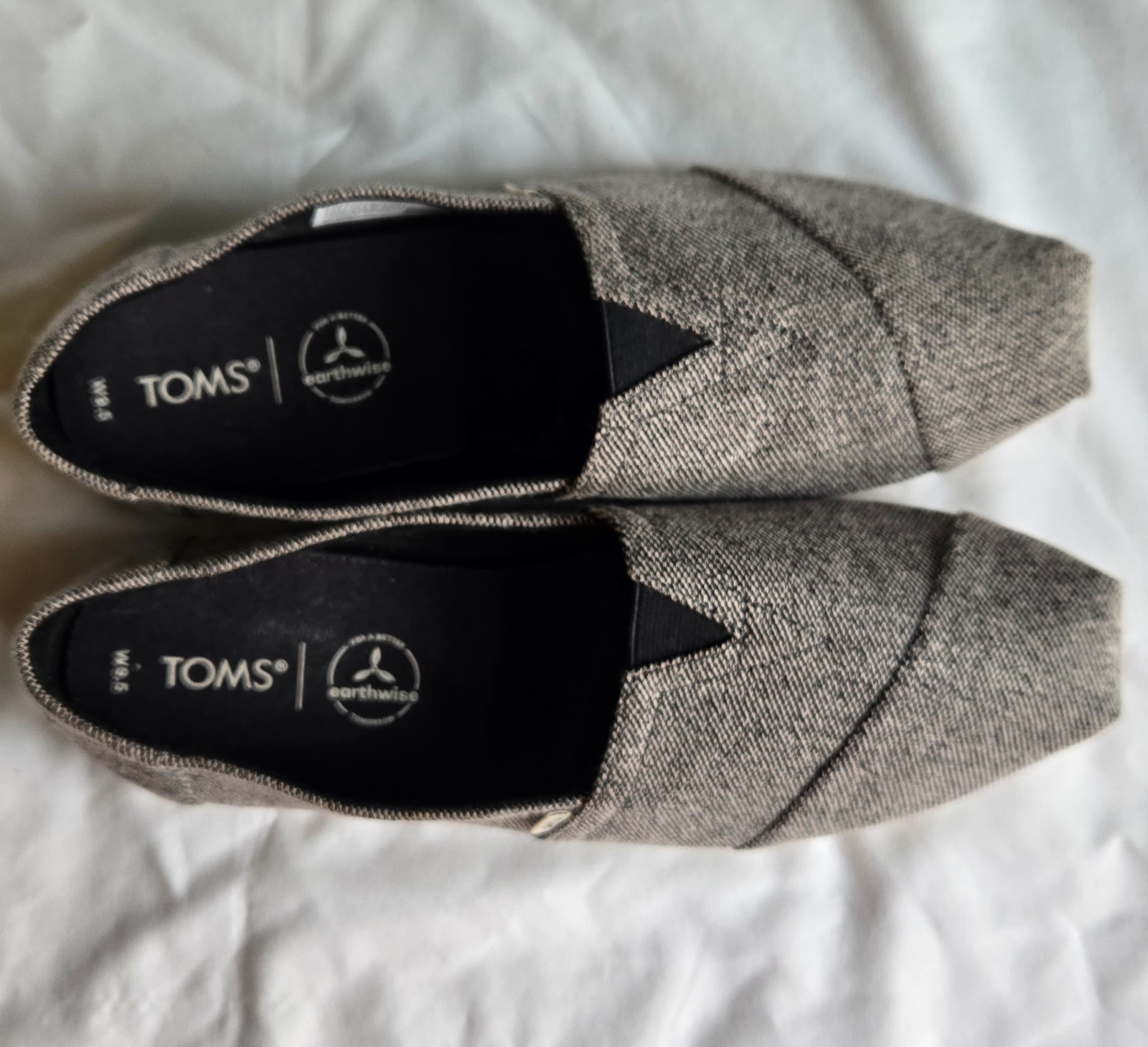 Womens Toms Slip-ons Black and Cream Size 9.5