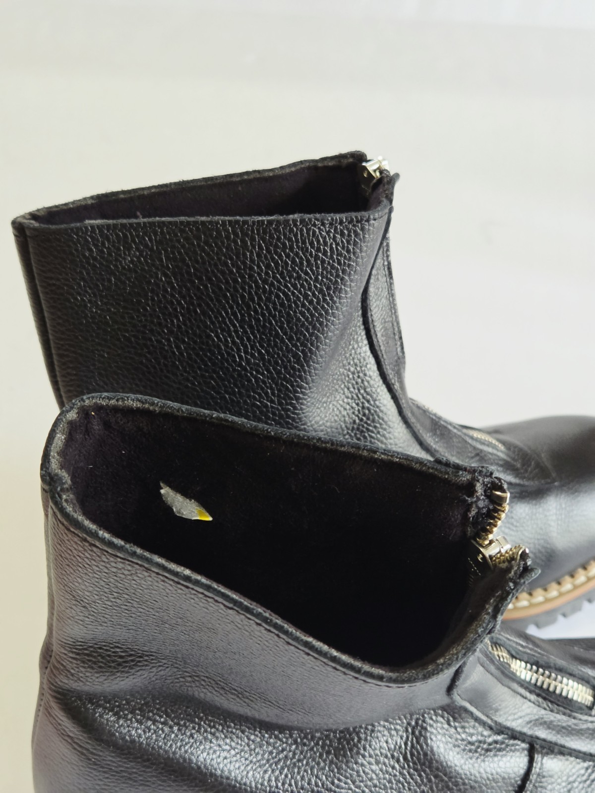 Bertuchi Front Zip Boots Women’s Chelsea Sz 9 Black Leather Lug Sole Moto Ankle