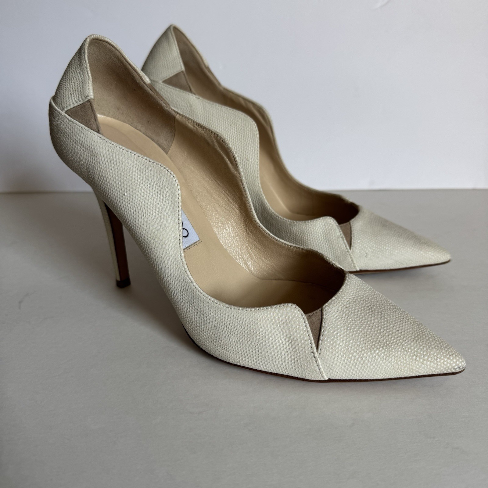 JIMMY CHOO «Tamika» 100mm Ivory Jagged Pump Leather – Size 37 Italy