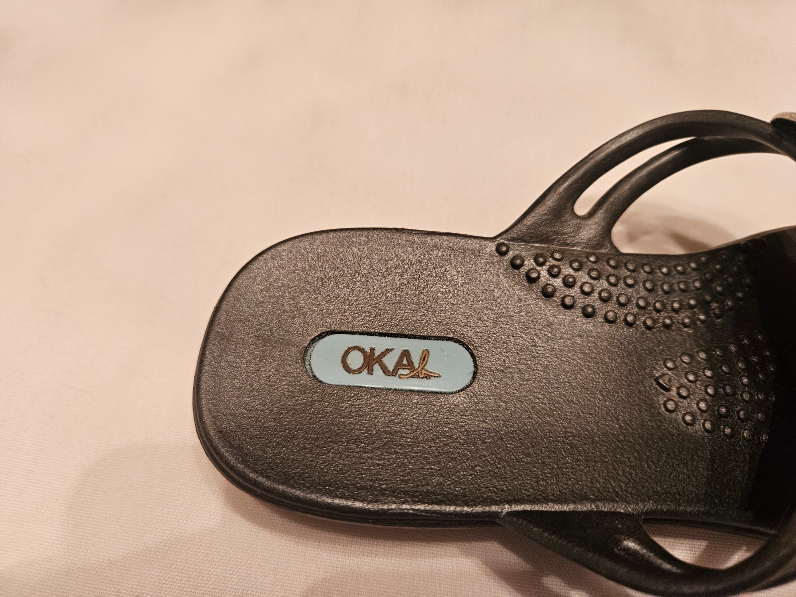 OKA B Womens Thong Sandals Size -7 Decorative silver & Grey USA