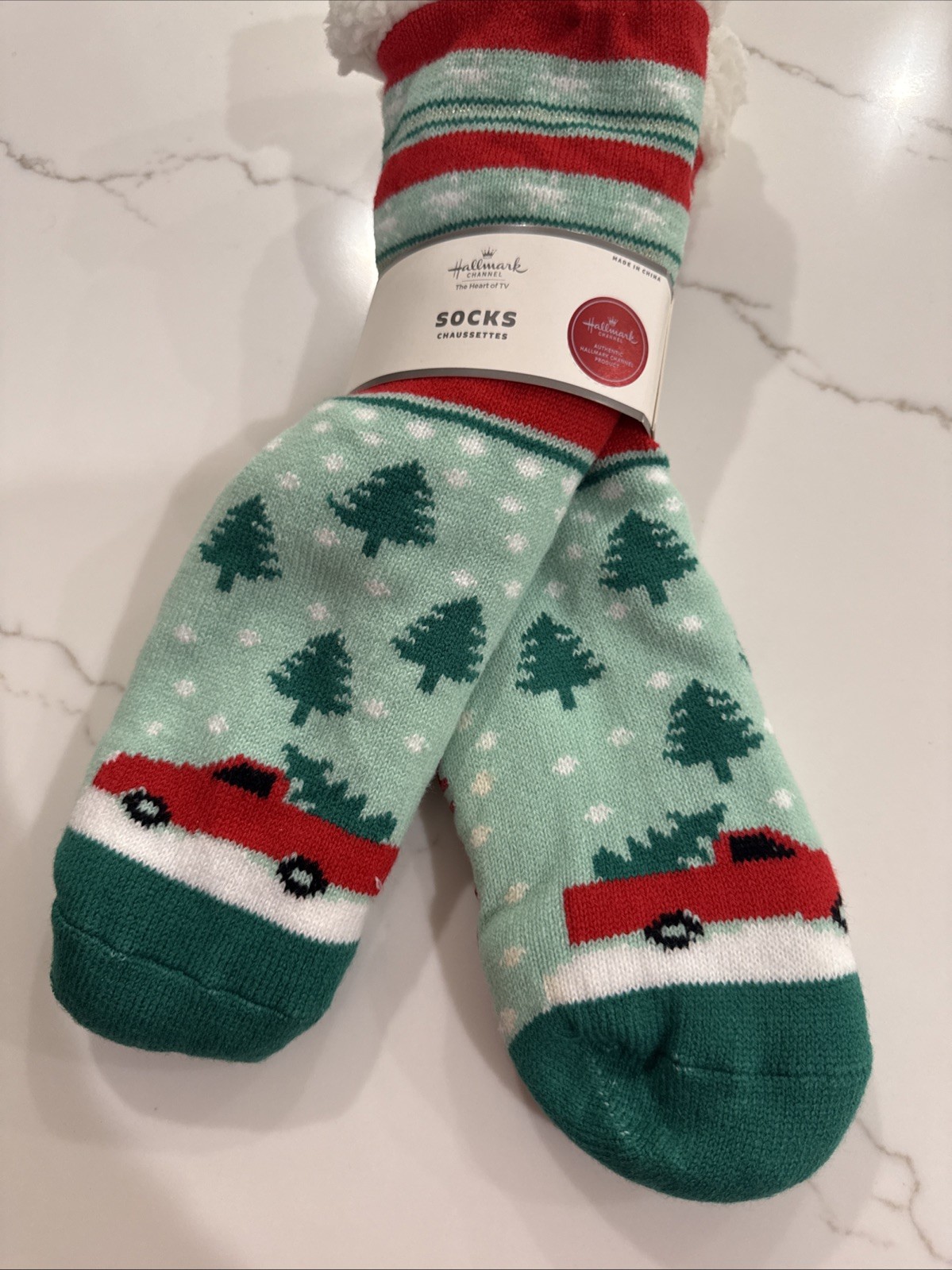 HALLMARK RED PICK UP TRUCK COZY CHRISTMAS FUZZY SLIPPER SOCKS WOMEN’S 9-11 NEW