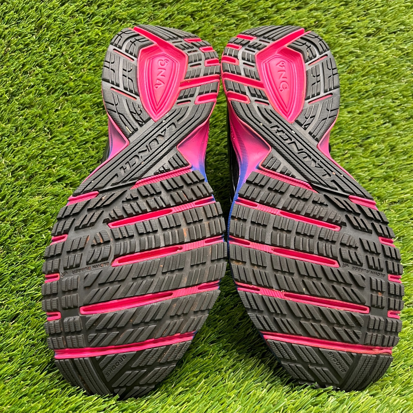 Brooks Launch 4 Womens Size 8 Black Pink Blue Athletic Running Shoes Sneakers