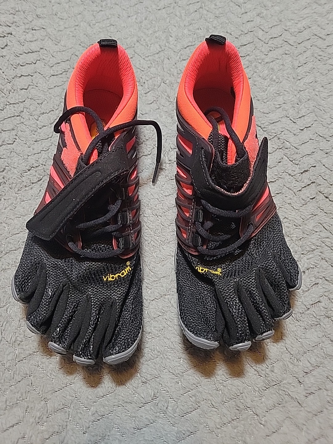 Vibram Fivefingers Shoes Womens Size 6.5-7 EU 37 V-Train 17W6604
