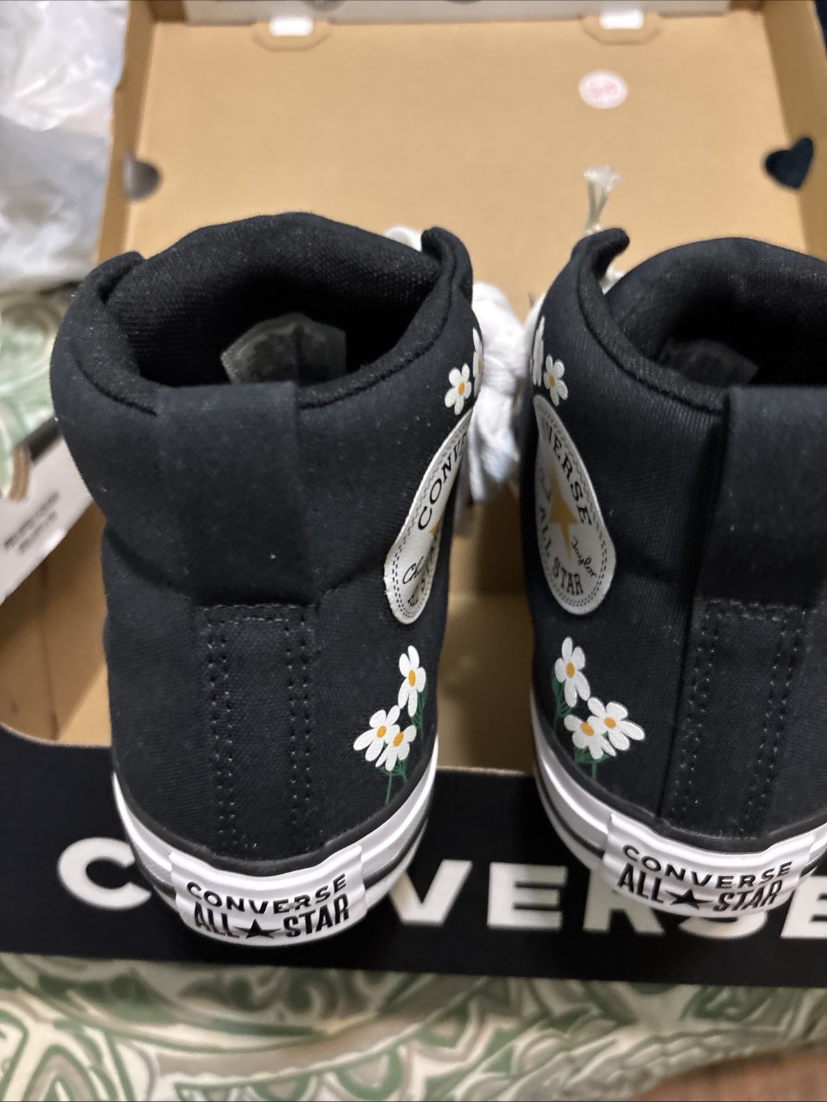 Black Embroidered Flower Converse High Top Chuck Size 8 Men 10 Women Shoes NEW