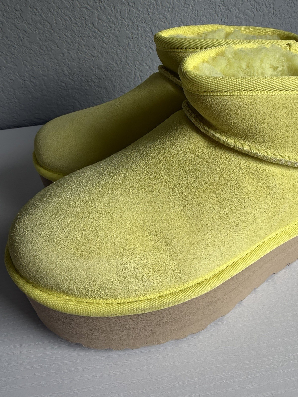 UGG Classic Ultra Mini Platform Pearfect Yellow Women’s 6 Suede Boots 1135092