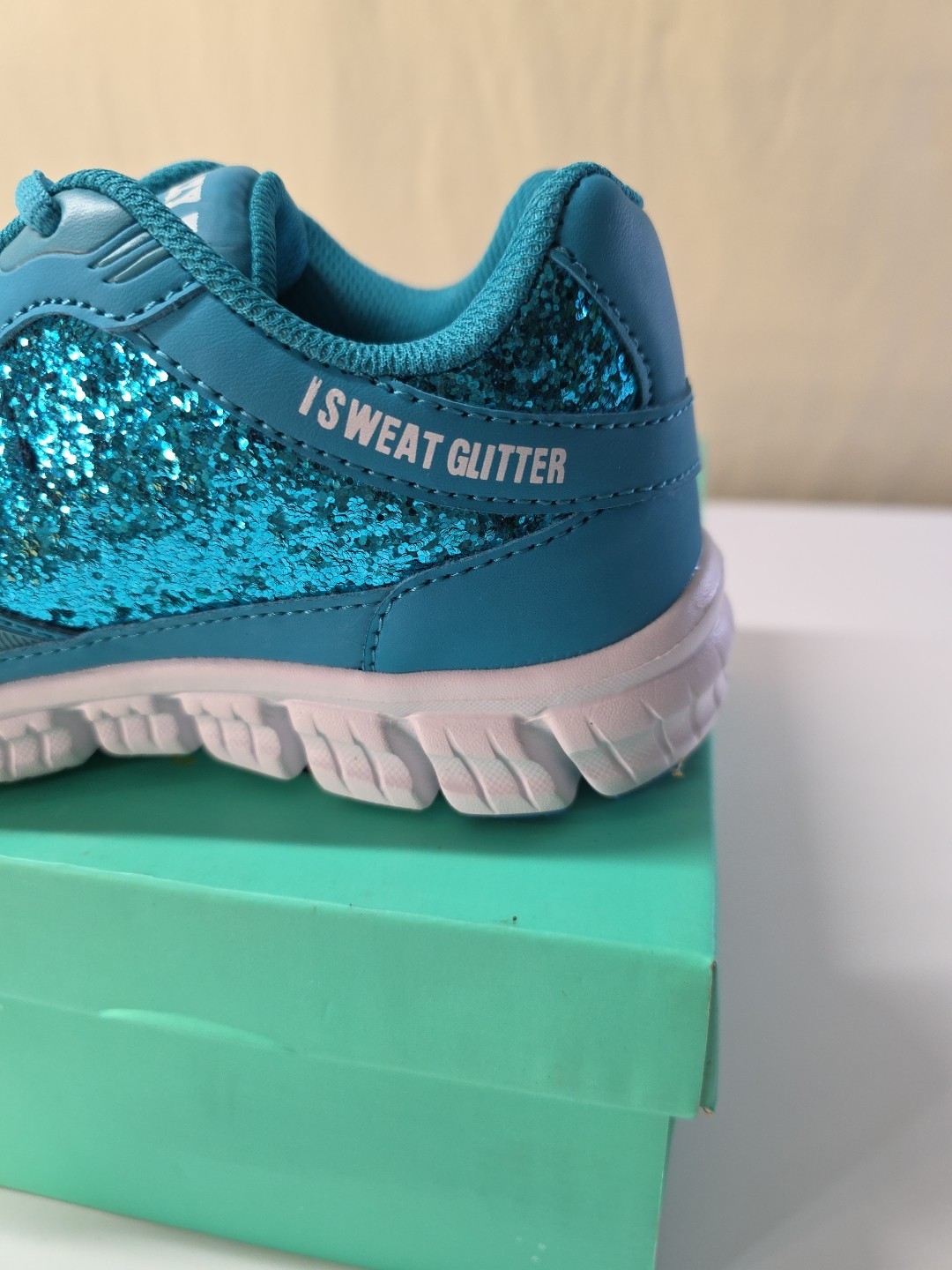 Crazy Train Boutique Sneakers Aqua Glitter Shoes Glam01 Women’s Size 7 NIB