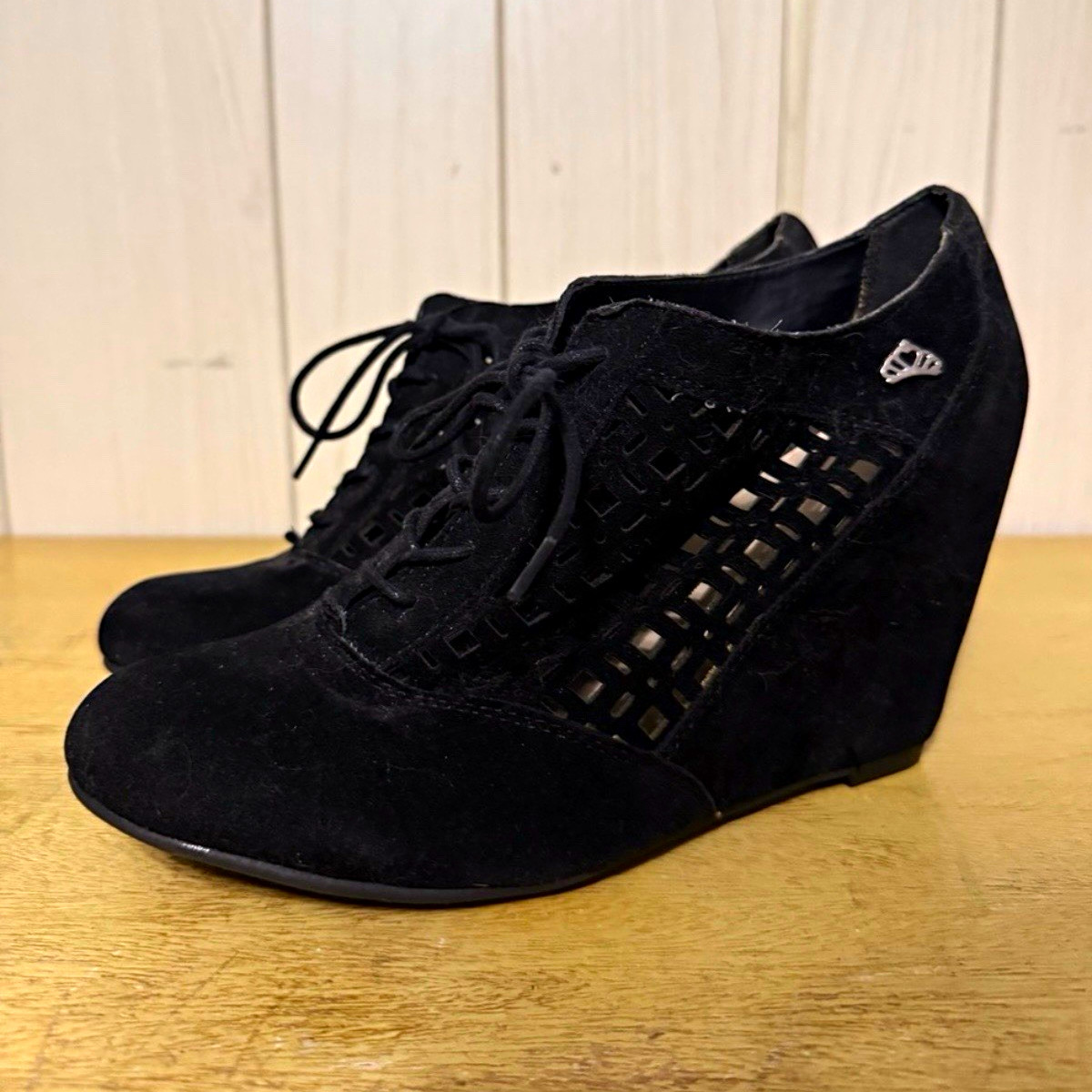Fergalicious Black Cut-Out Lace-Up Wedge Heels Women’s 10M