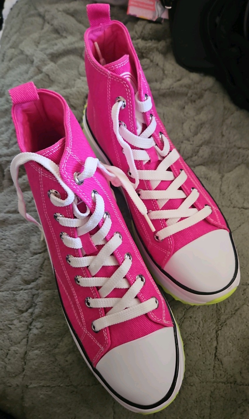 Airwalk Size 9.5 Neon Pink Lugged Sole Lace Up High Top Sneakers Women’s