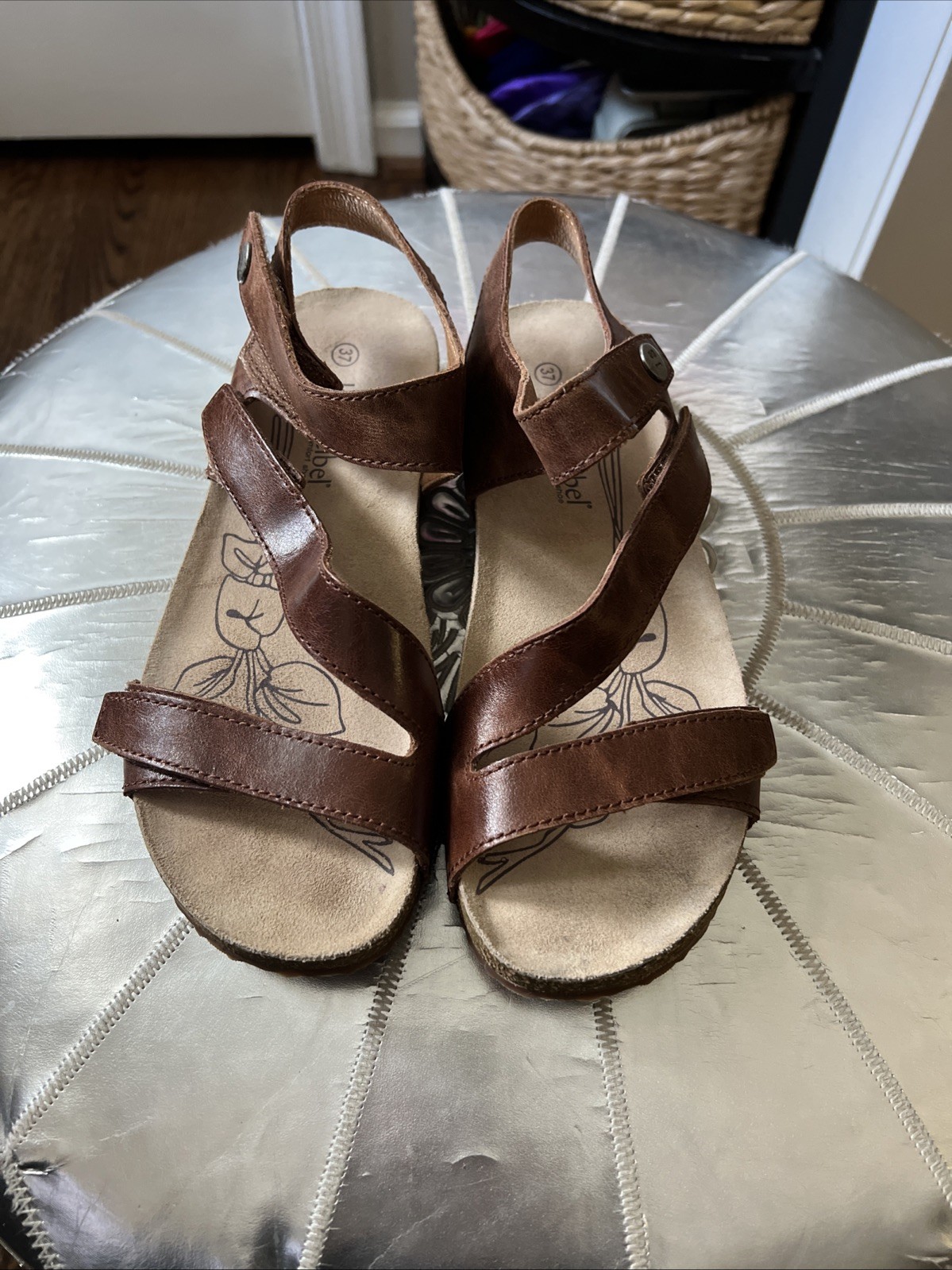 JOSEF SEIBEL BROWN LEATHER SANDALS size 37 ( 6.5 )