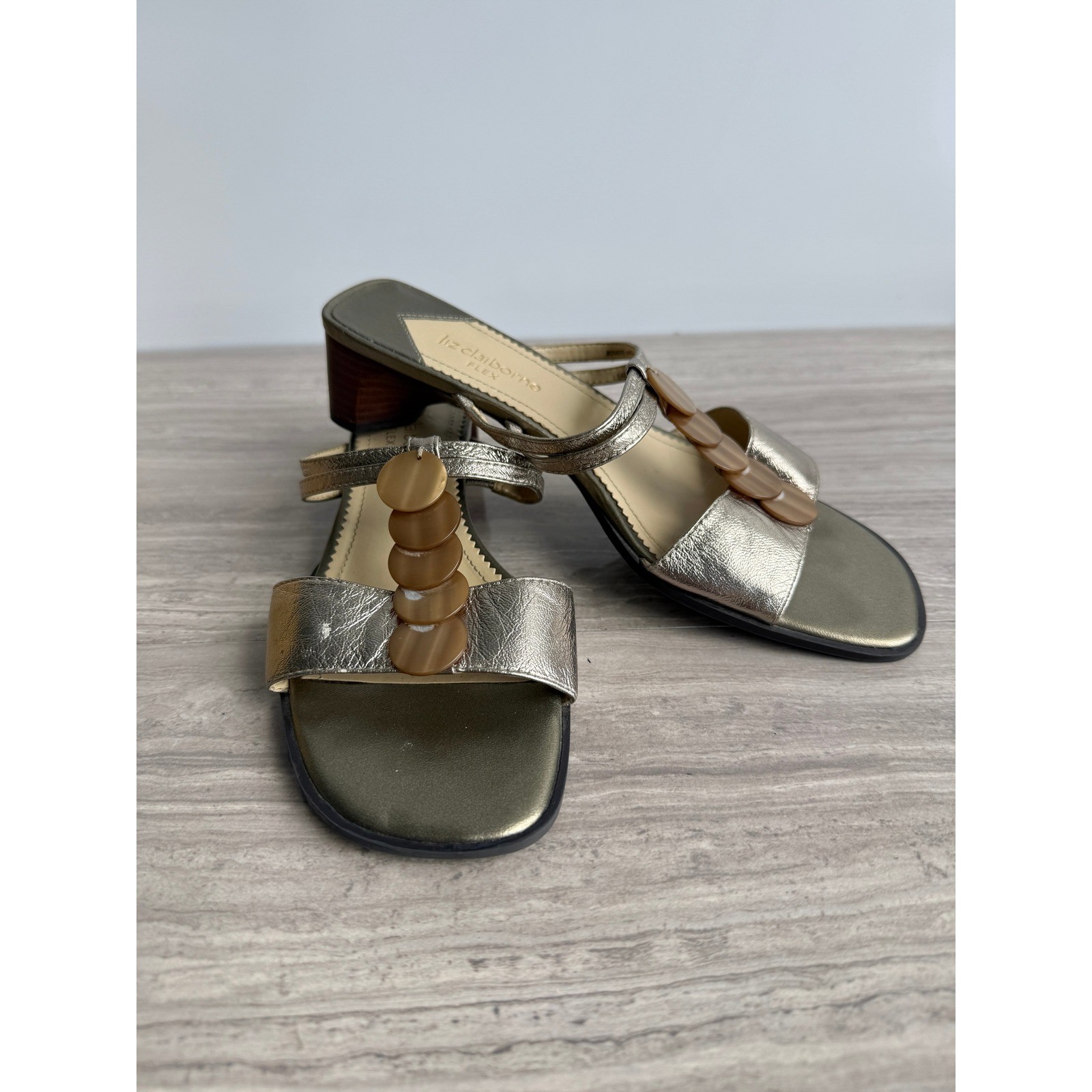 Liz Claiborne Vintage 90s Gold T-Strap Wood Block Heel Sandals Discs Women’s 7