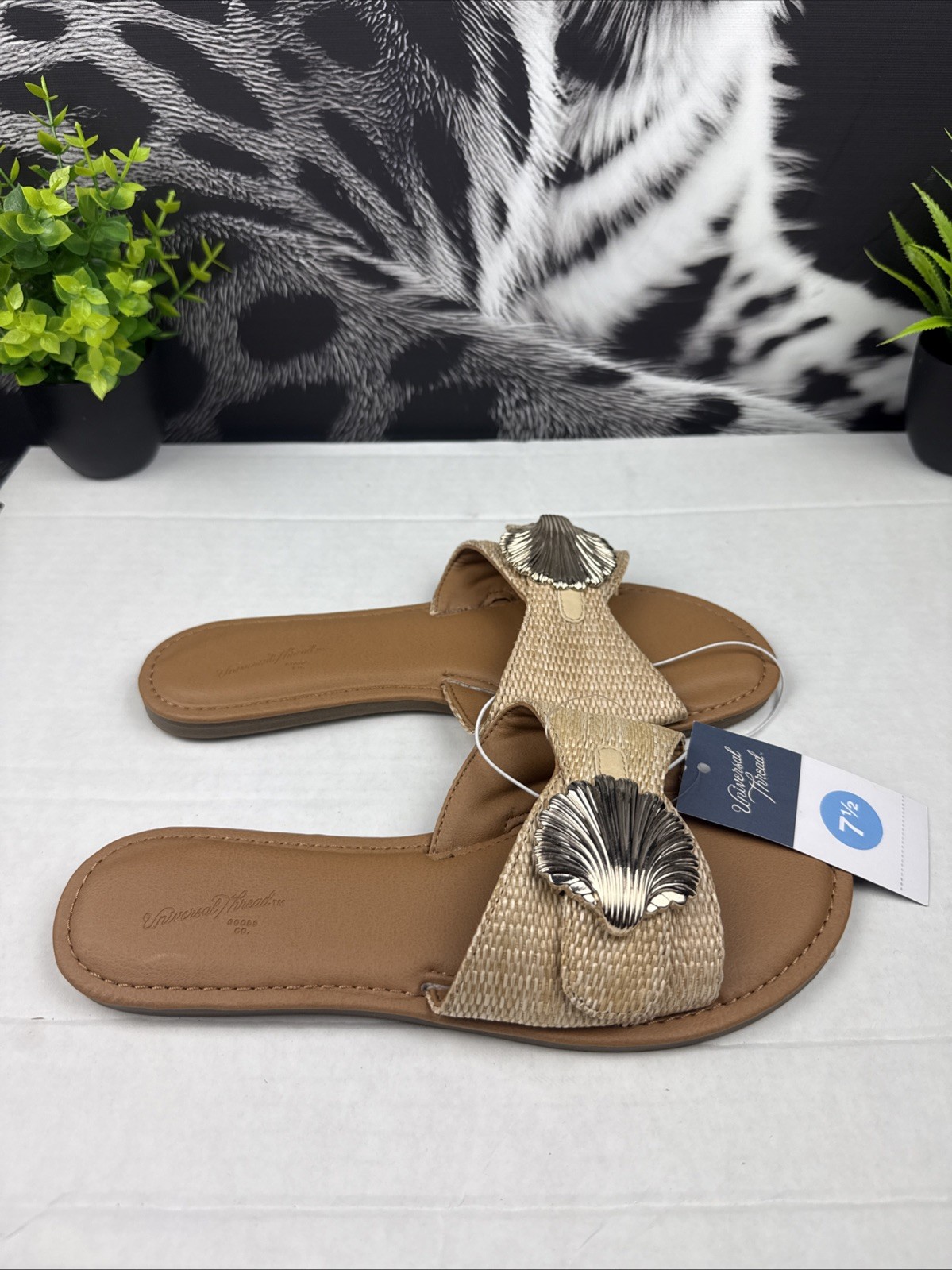 Universal Thread Nesryn Raffia Shell Slide Sandals Tan Wovens Size 7.5 New