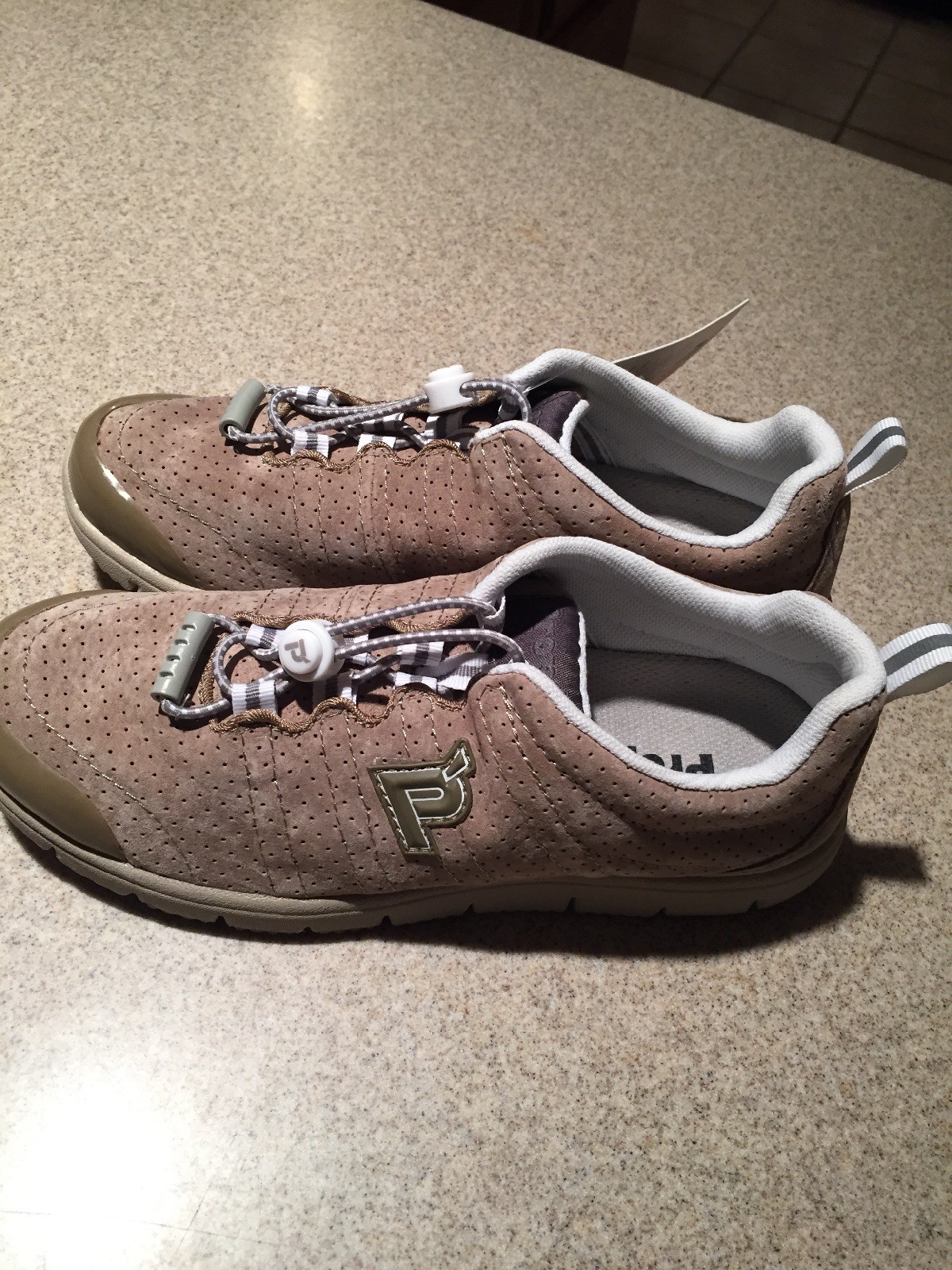 New Propet 3218 Travel Walker Beige Suede Bungee Lace 6