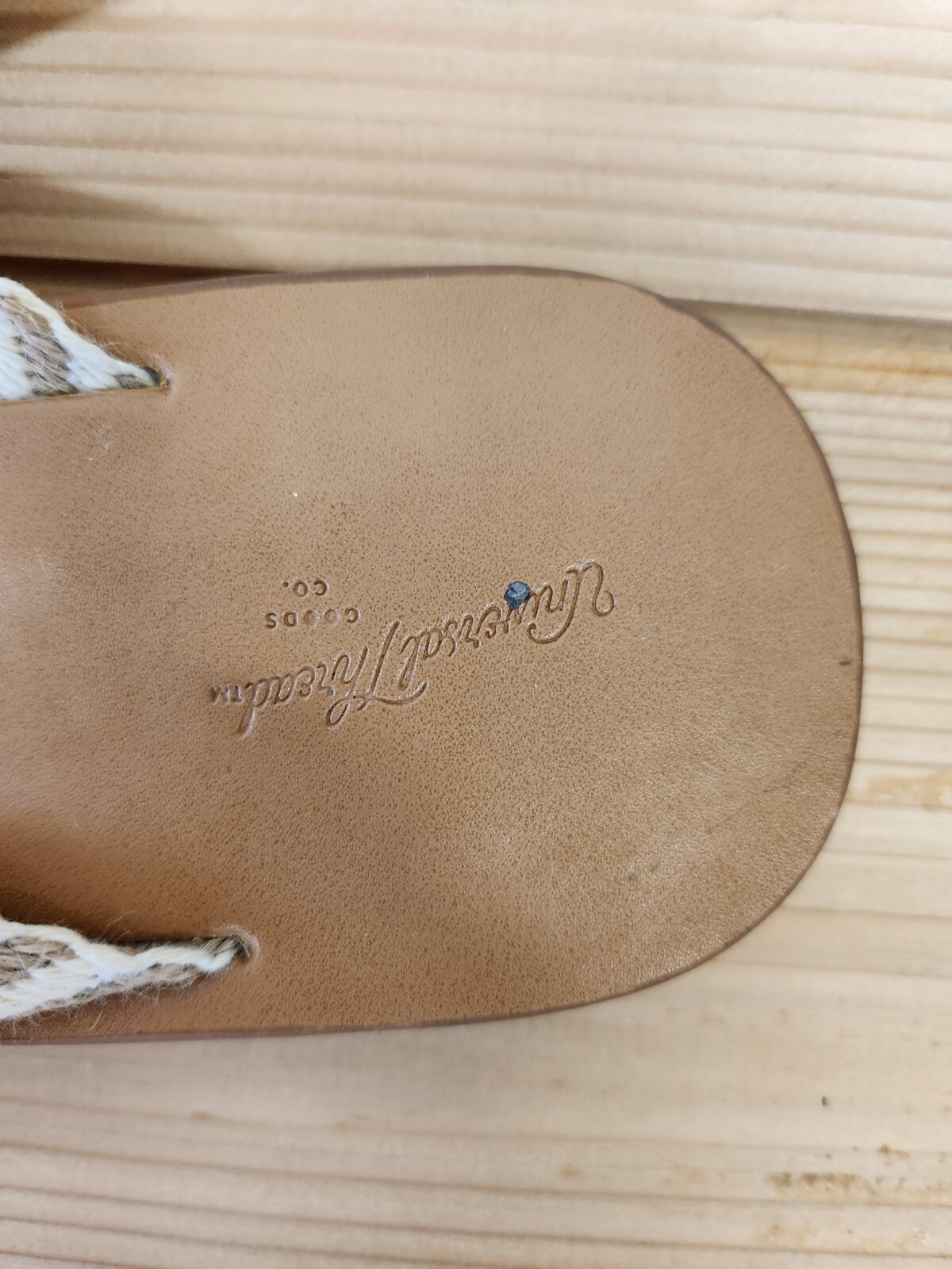 Women’s Slip-On Sandal Shoes Size 8 by Universal Thread Chevron Tan/Louise FLAWS