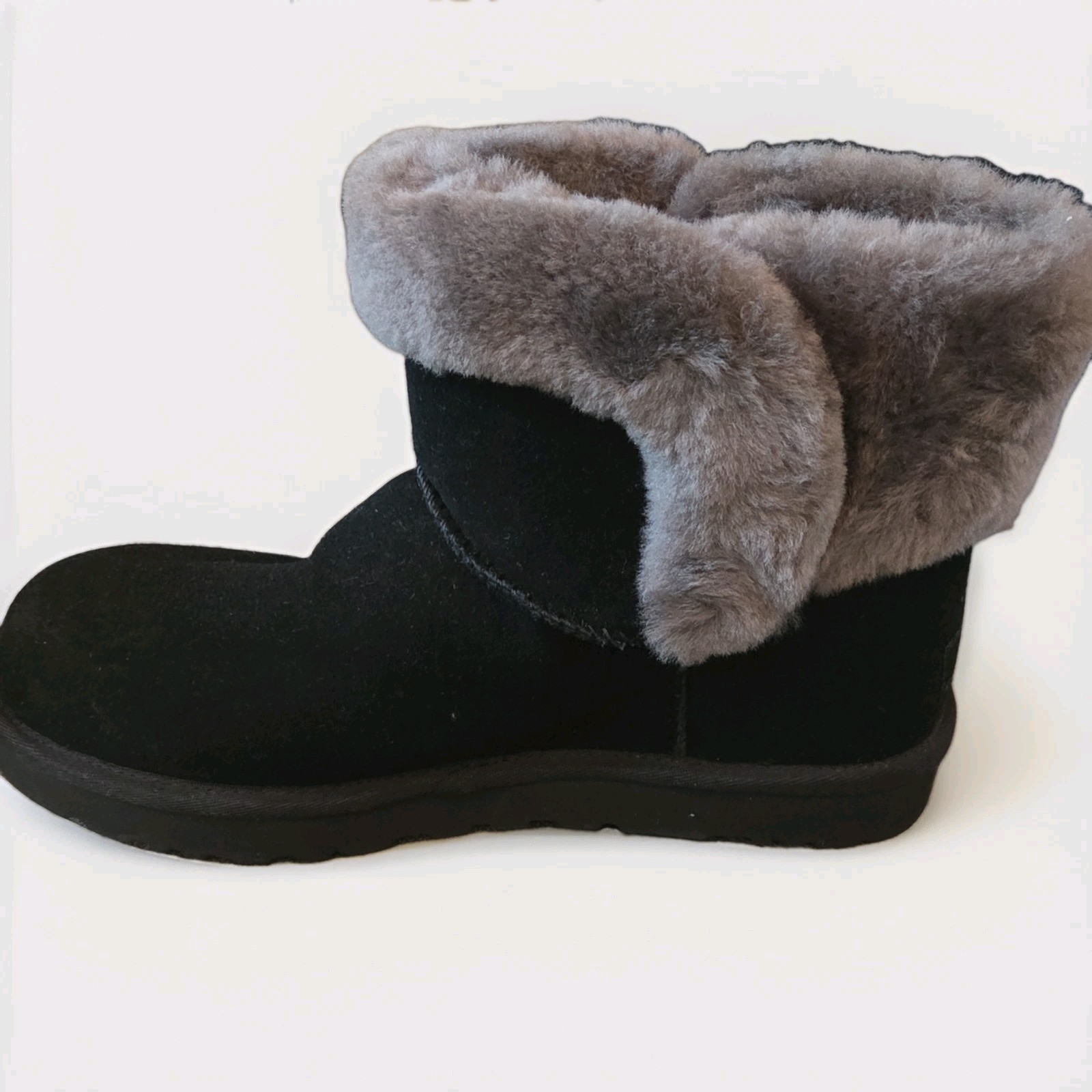 UGG Saniya Mini Suede Ankle Boot Black/Gray Lined Faux Fur Trim Round Toe 9M