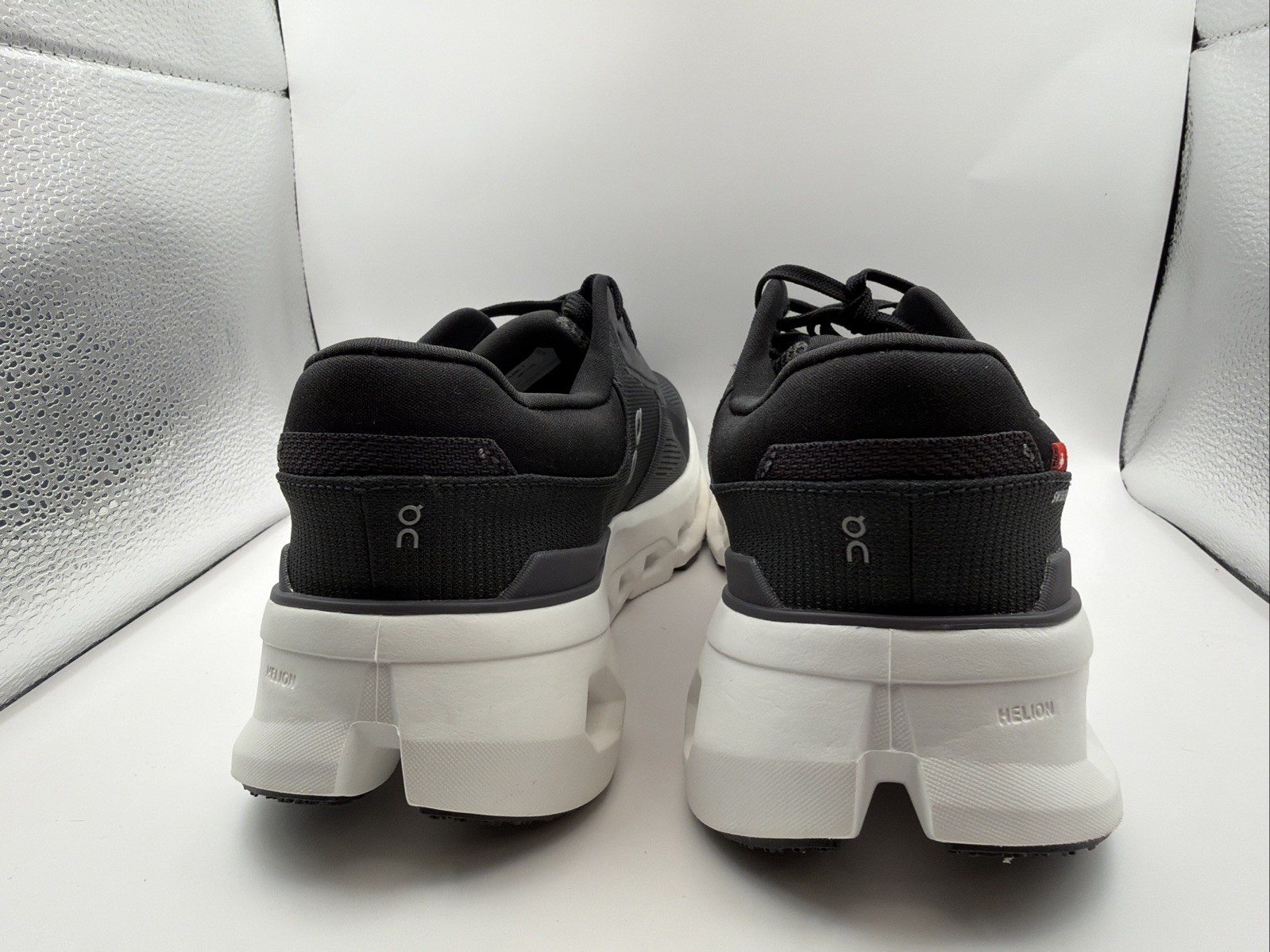 ON Women’s Cloudrunner 2 Eclipse | Black US size 9