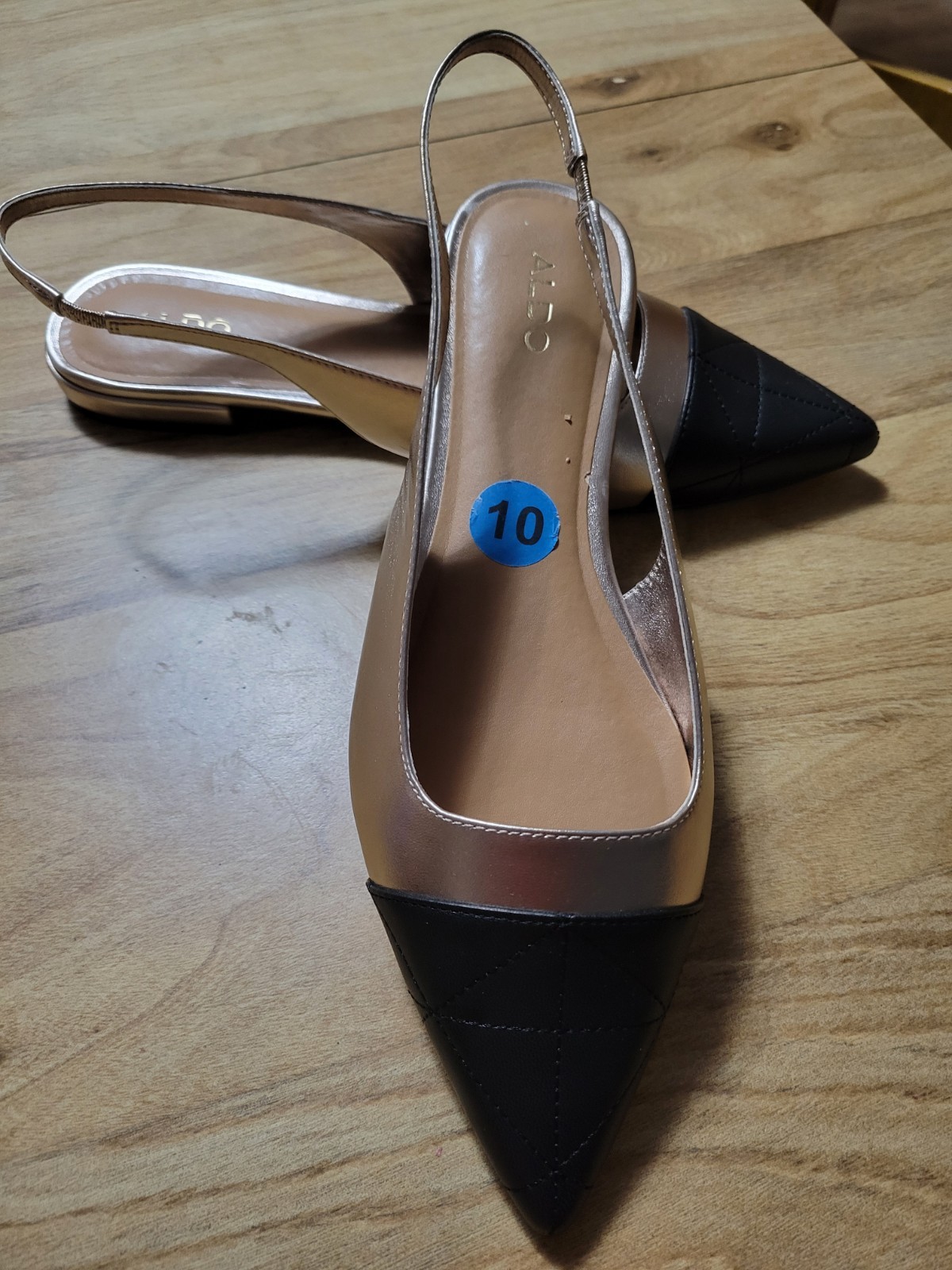 NWOB ALDO Slingback Flats. Metalic Gold Upper, Quilted Black Pointed Toe sz 10.