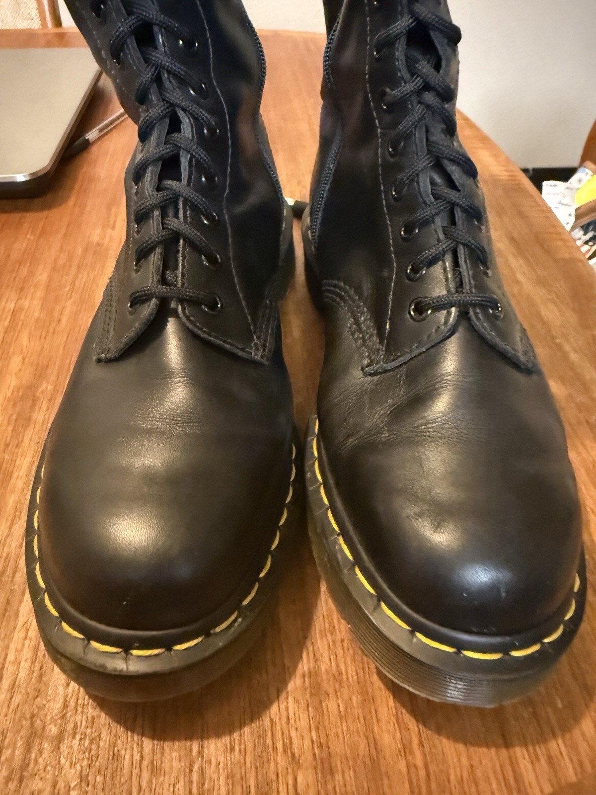 VTG 2009 Dr. Martens Malibu 20-eye Skull & Rose Boots. Black. Unisex. M-10 W-11