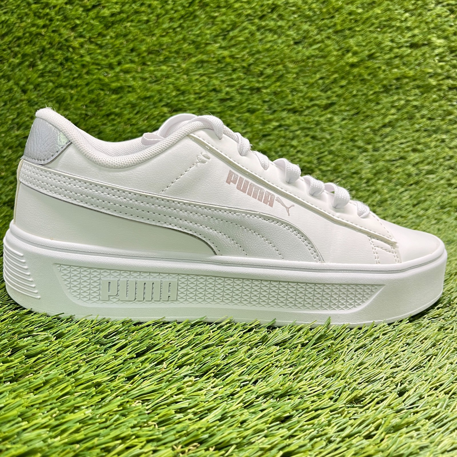 Puma Smash Platform V3 Pop Up Womens Size 9.5 White Athletic Shoes Sneakers