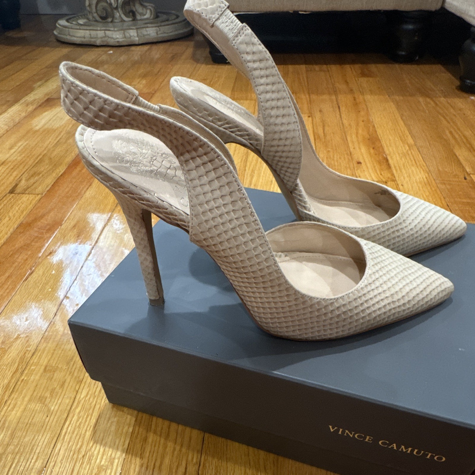 Vince Camuto Light Nude Fishskin Pointed Toe Slingback Stiletto Heels 8M