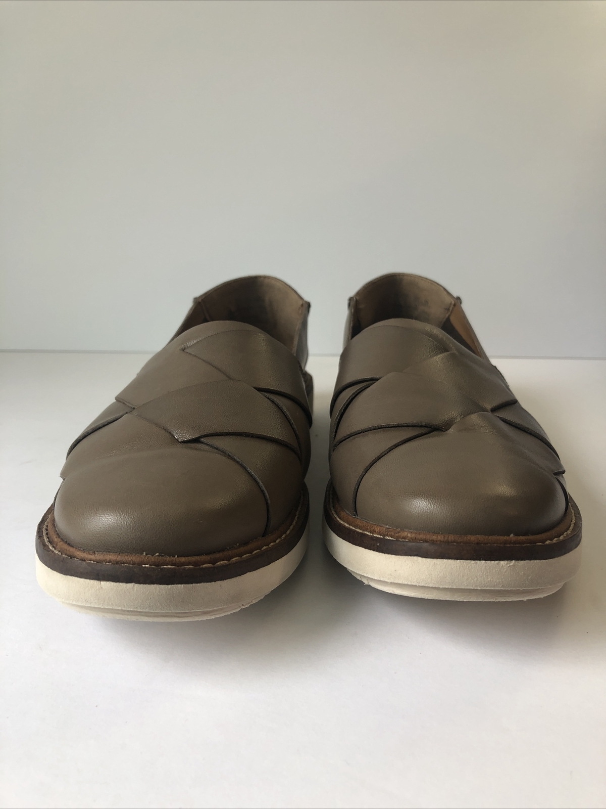 Clarks Artisan Glick Harvest Flats Shoes Women’s size 7 Brownish Gray
